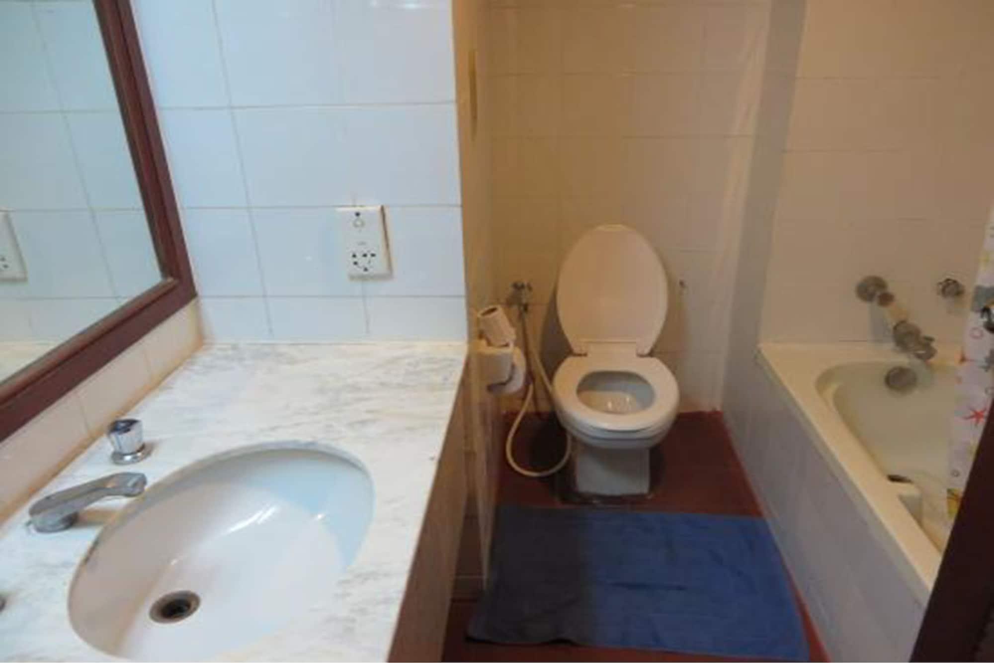 Diamond River Ping Petch-ngam Hotel
