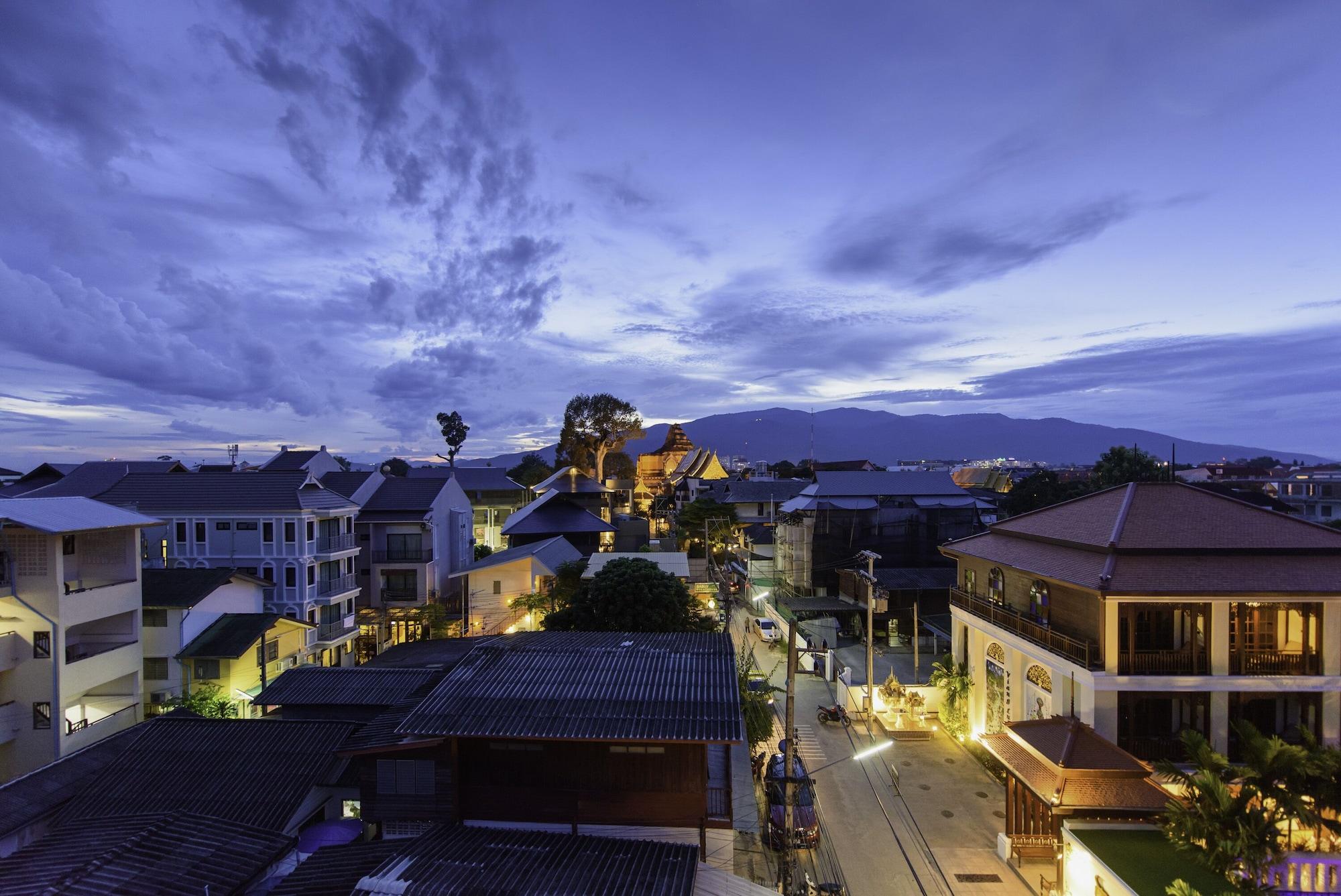 Hotel Chala Number 2 Art And Gallery Chiang Mai