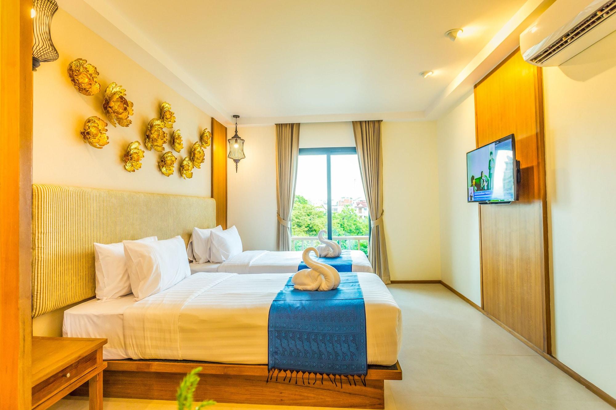 Hotel The Signature @ Thapae 3*