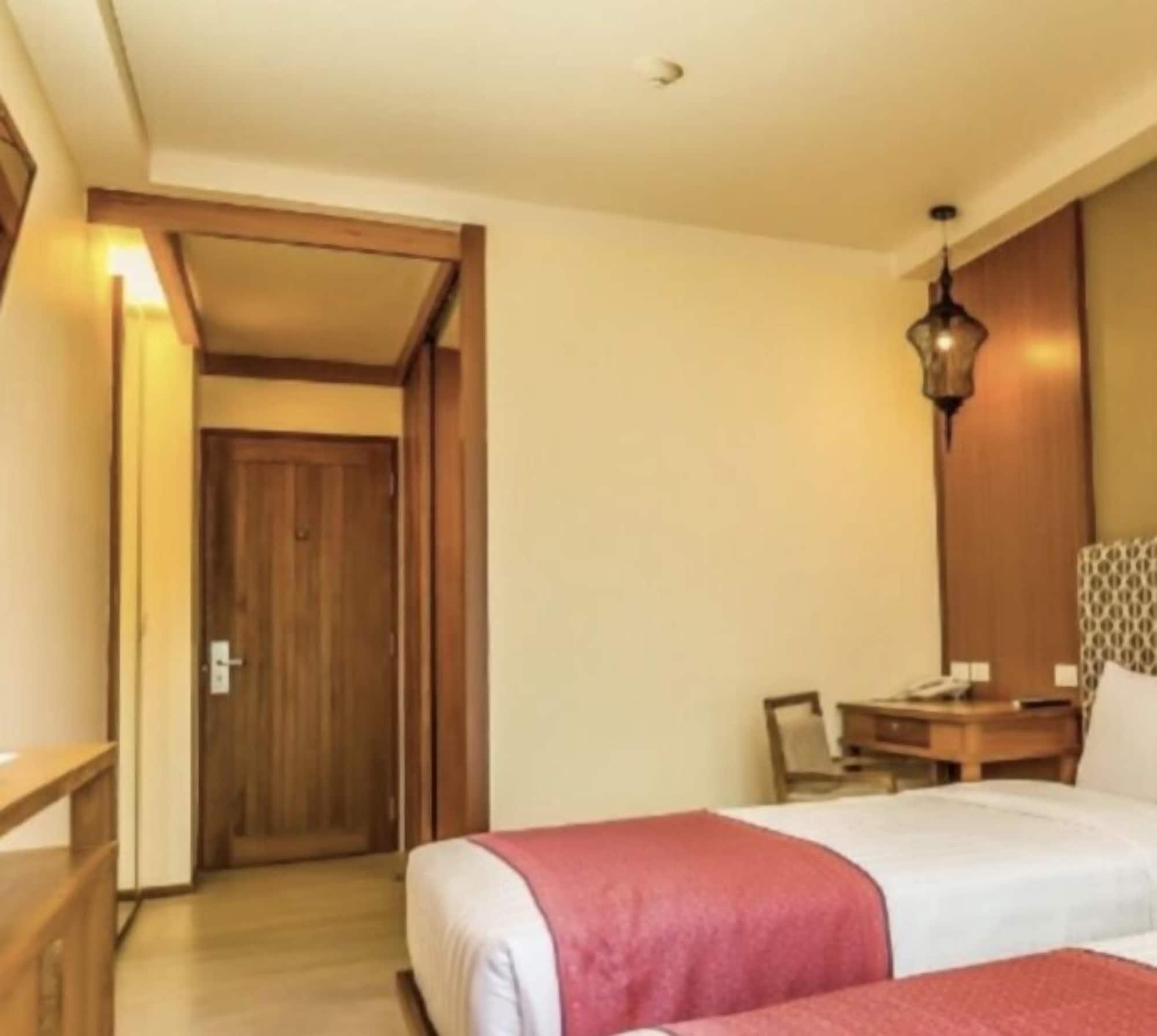 Hotel The Signature @ Thapae 3*