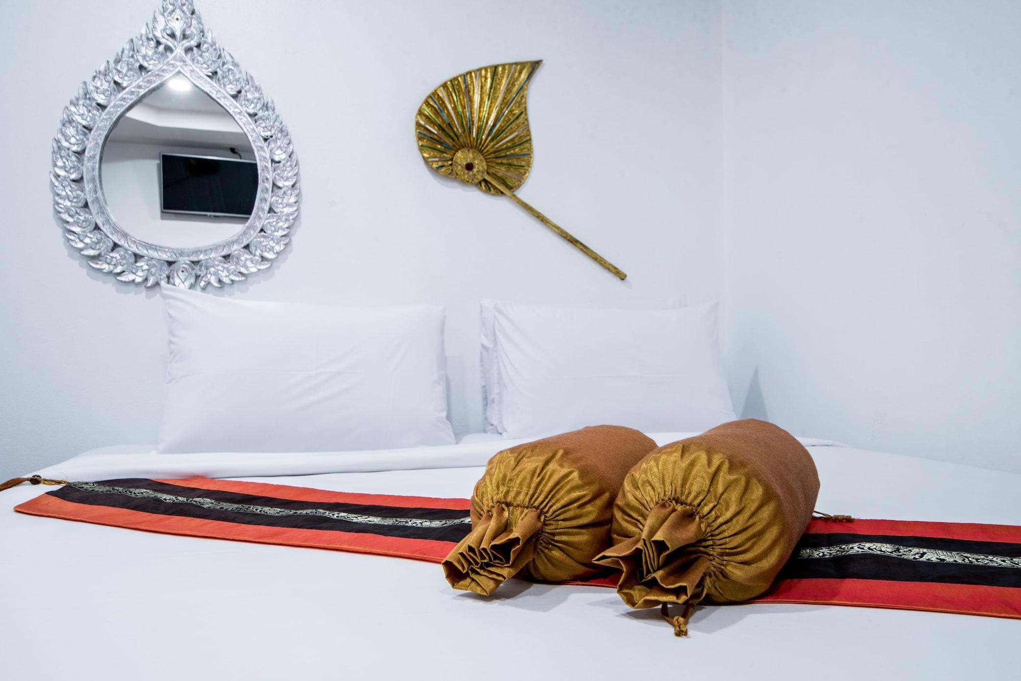 Chedi Hotel 3*