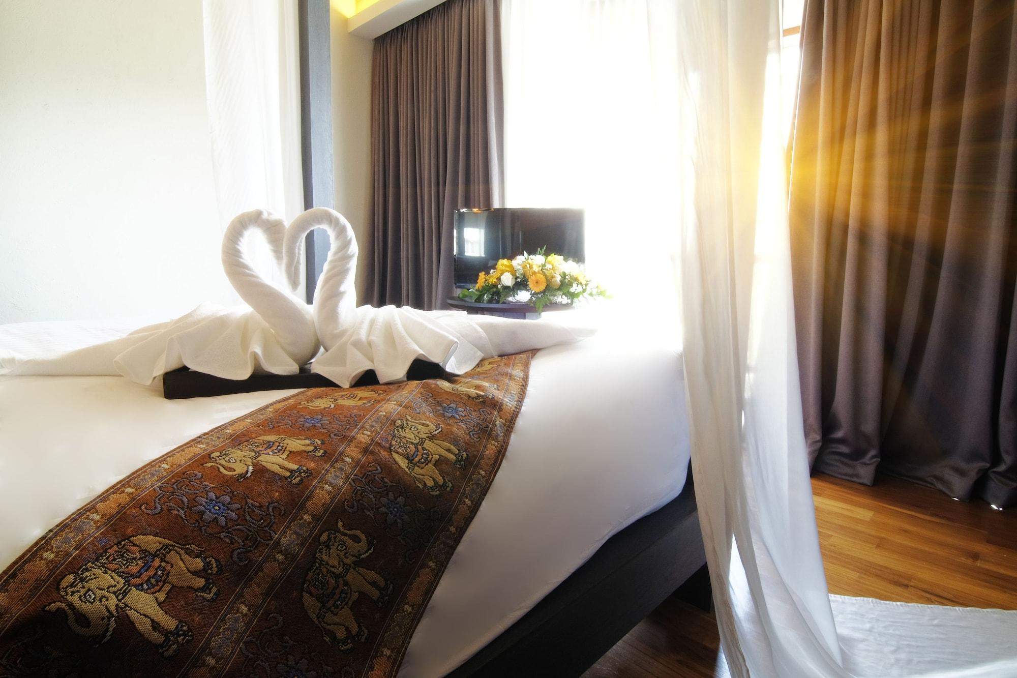 Tapae Gate Hotel 4*