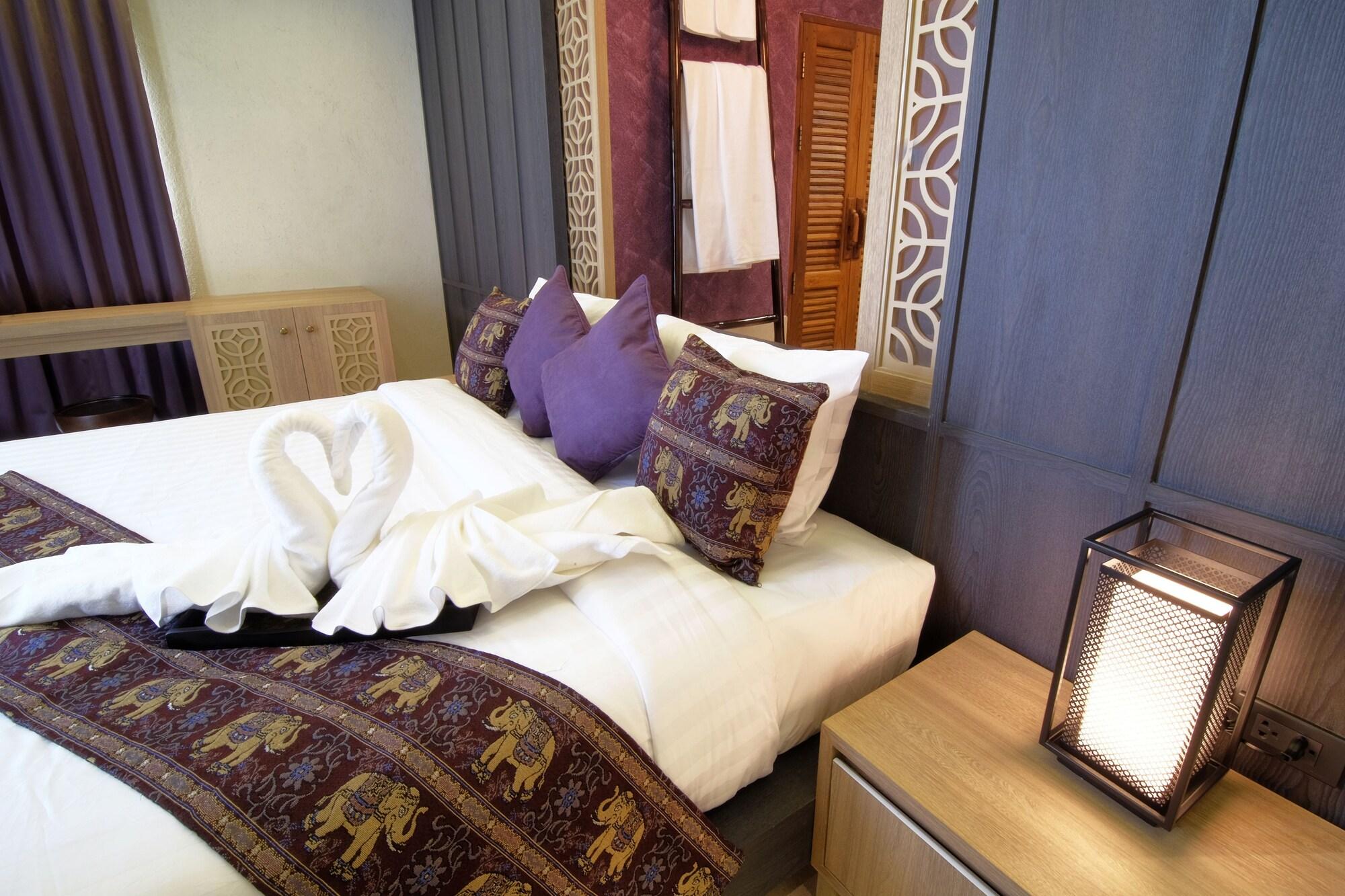 Tapae Gate Hotel 4*