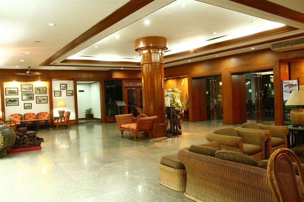 Hotel Thapaeplacehotel 3*