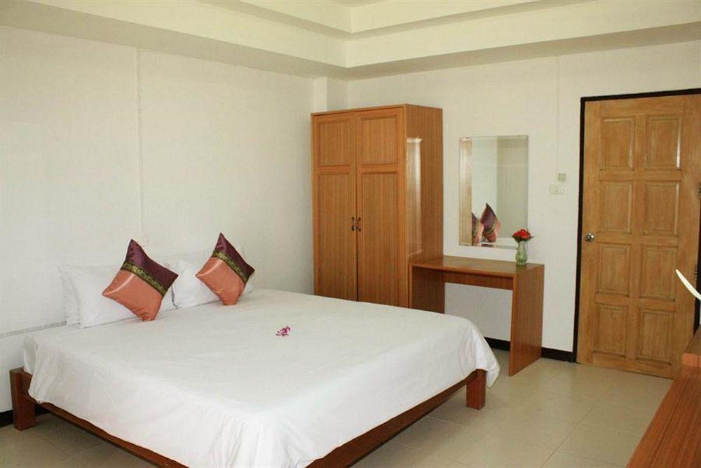 Baan Ngern Village 3*