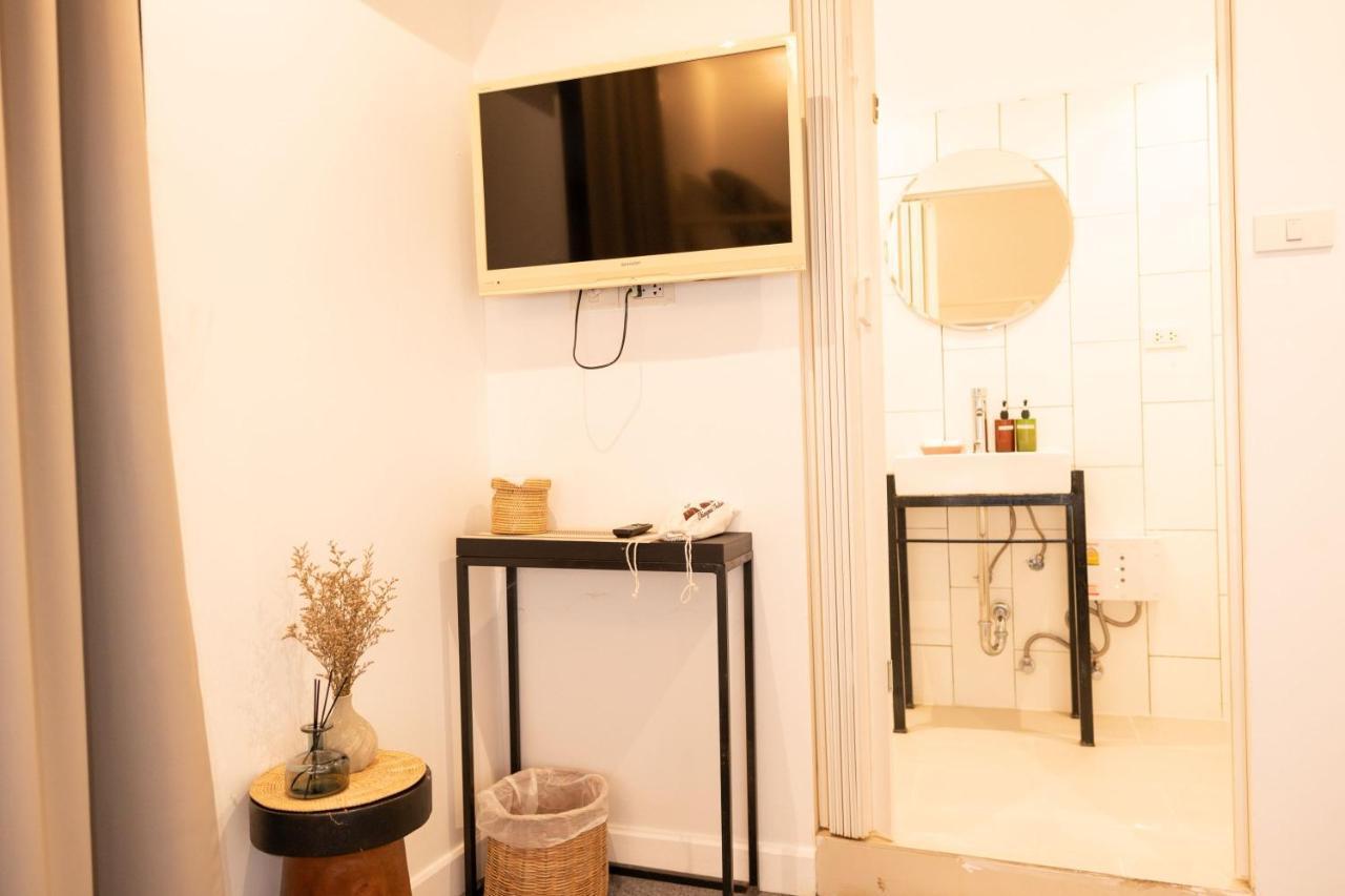 Oon Poshtel X Cafe Hostel *