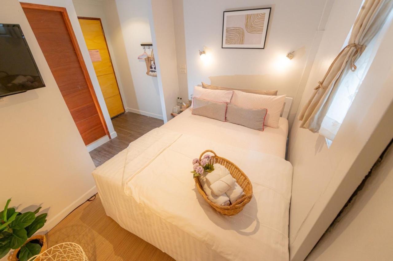 Oon Poshtel X Cafe Hostel