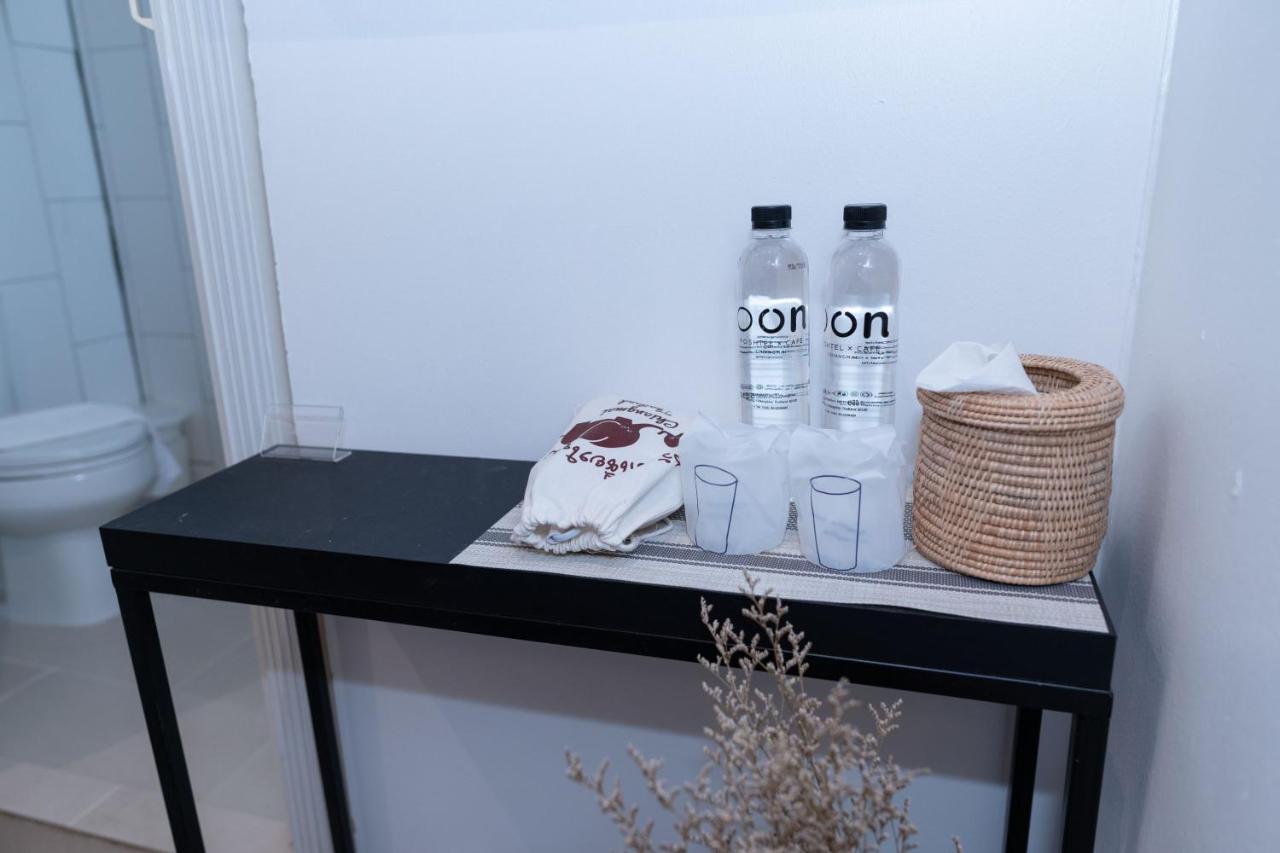 Hostel Oon Poshtel X Cafe