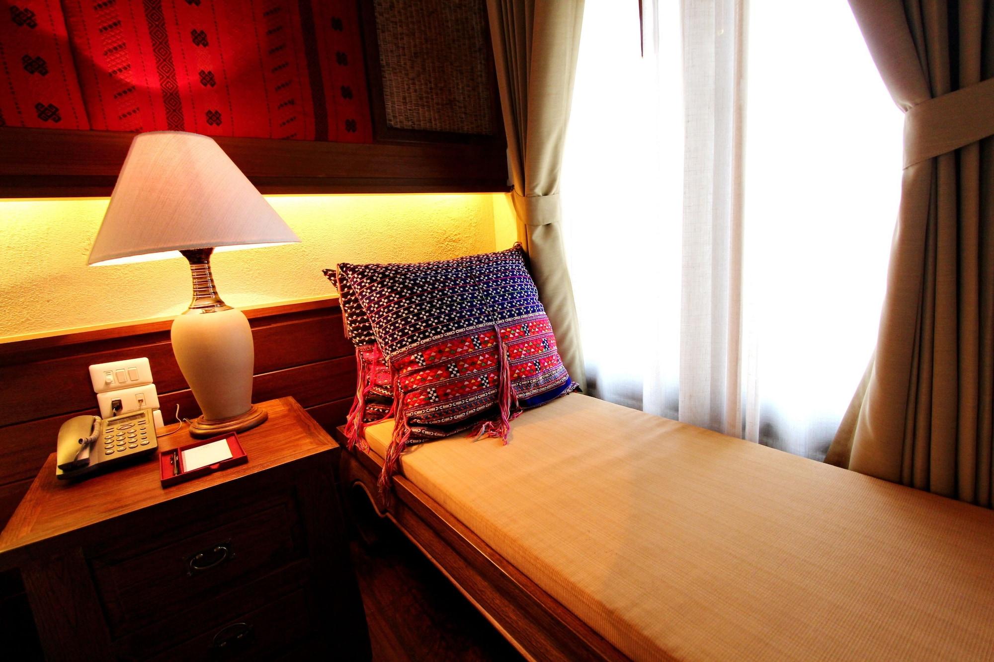 The Balcony Village 4*