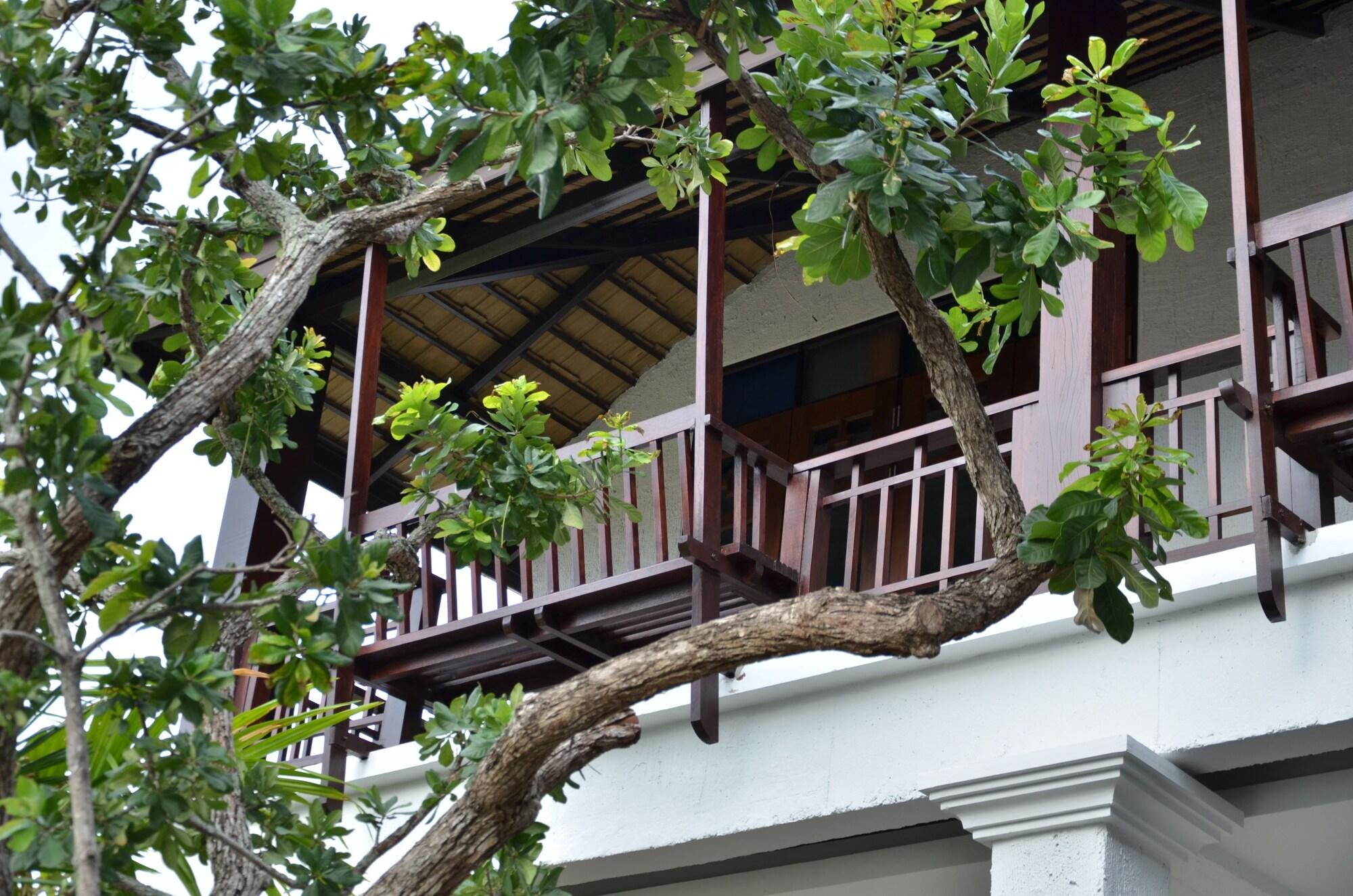 The Balcony Village 4*
