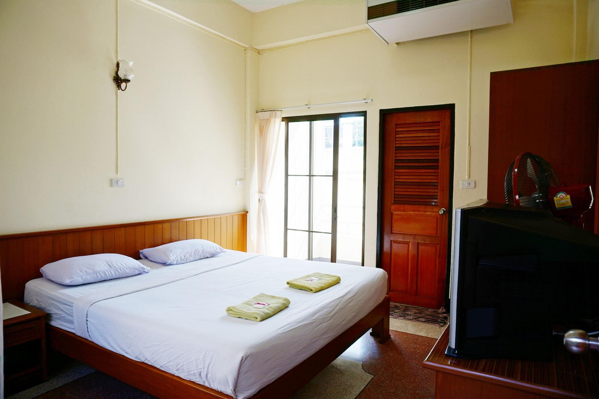 Safe House Court Inn 2*