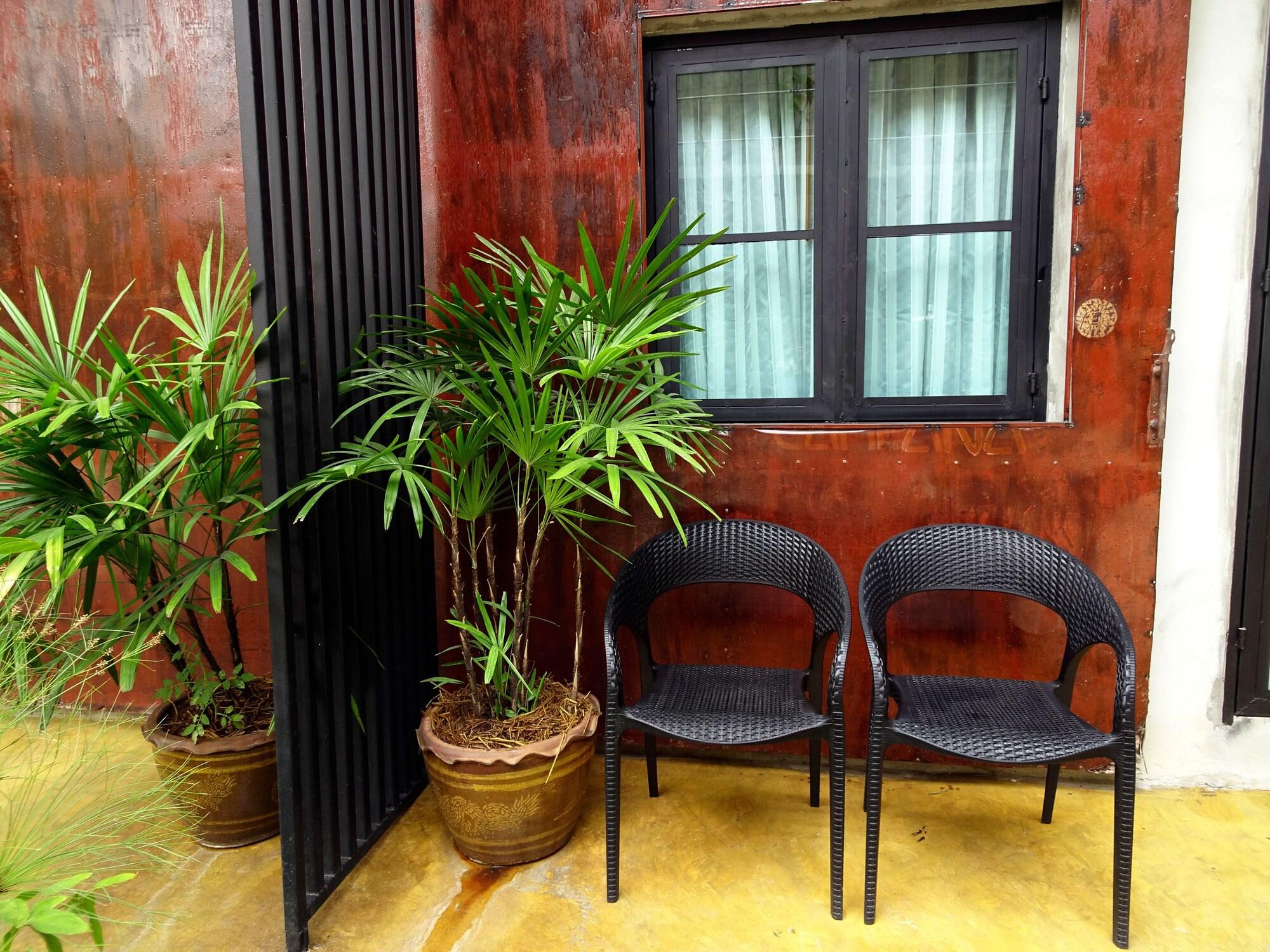 Hotel The Warehouse Chiang Mai