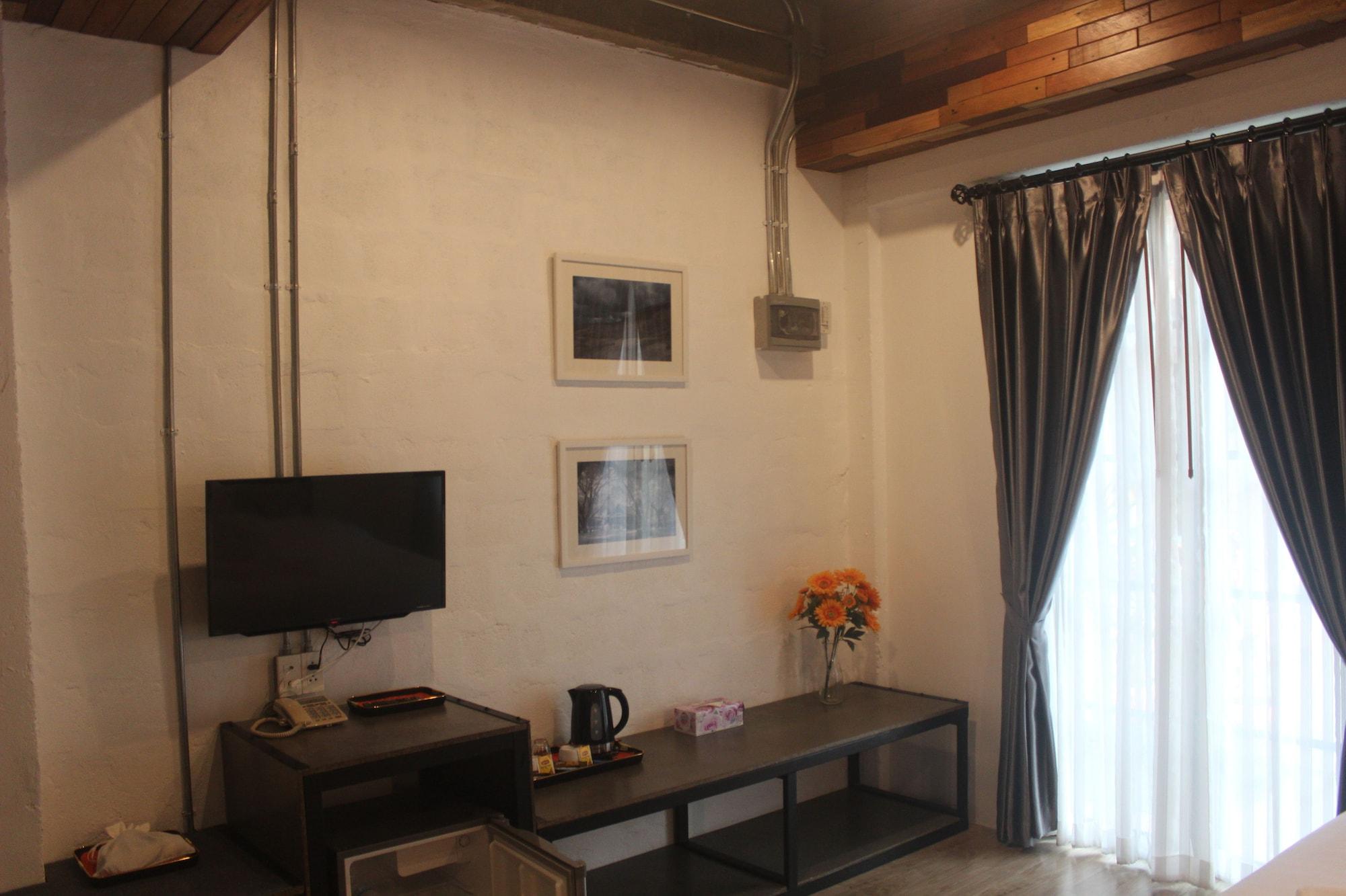 The Warehouse Hotel 3*