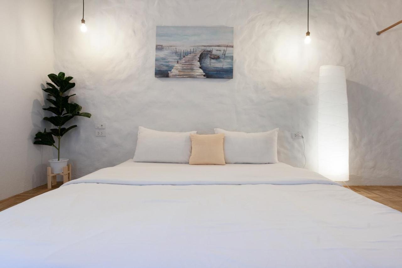 Paper Plane Cnx Bed & Breakfast *