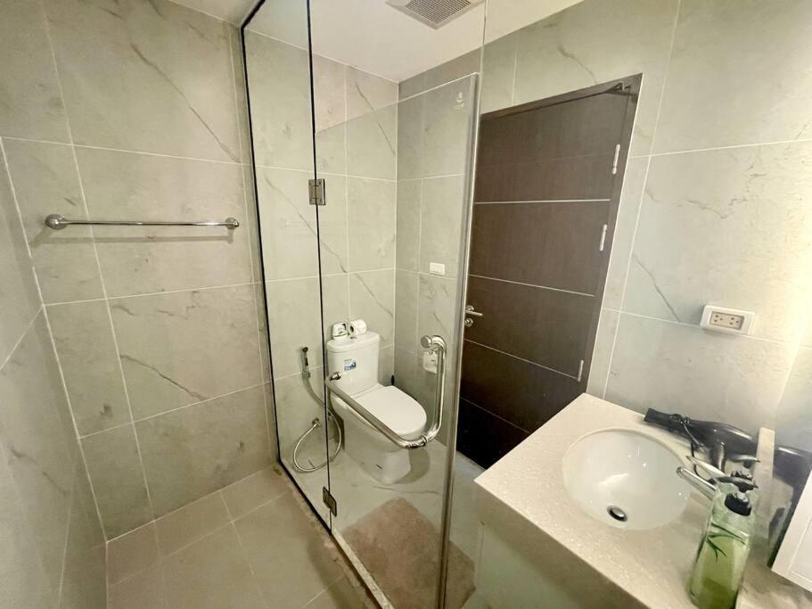 Deluxe 2-bedroom With Pool Apartment