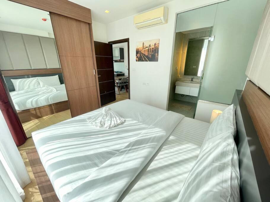 Deluxe 2-bedroom With Pool Apartment *