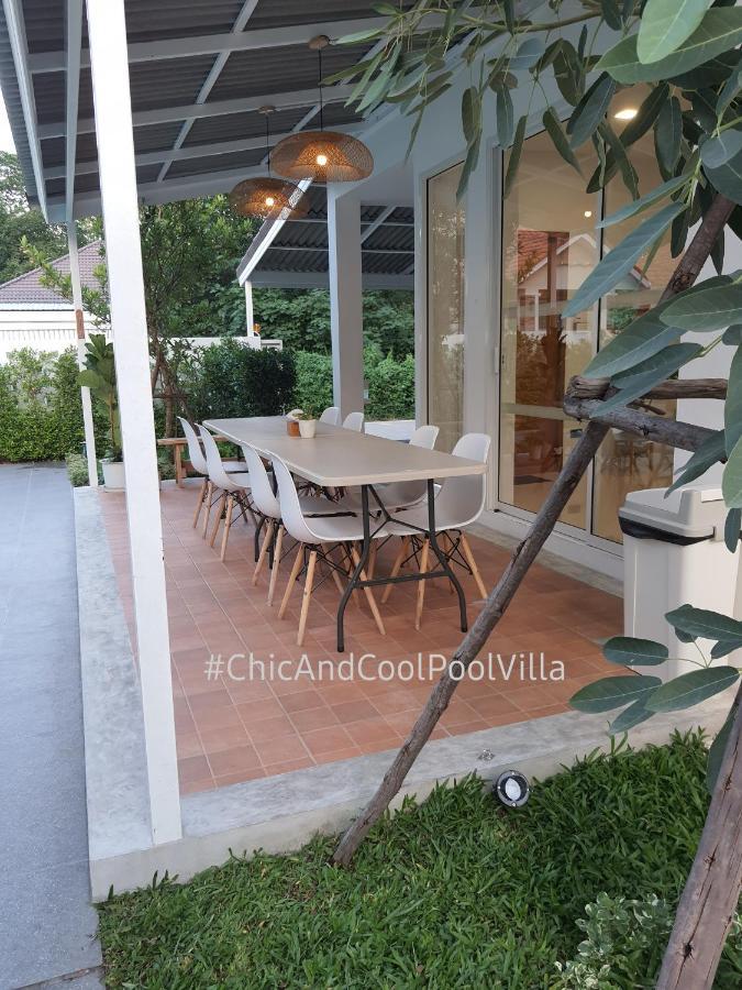 Chic And Cool Pool *
