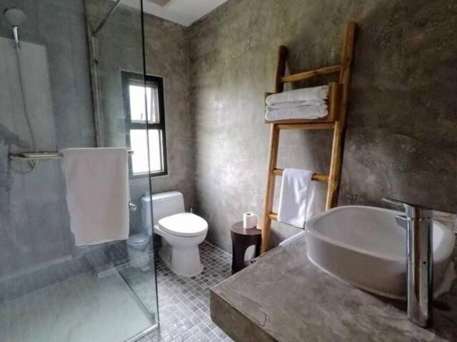 Villa Chiangmai清迈 Cozy Pool 8rooms