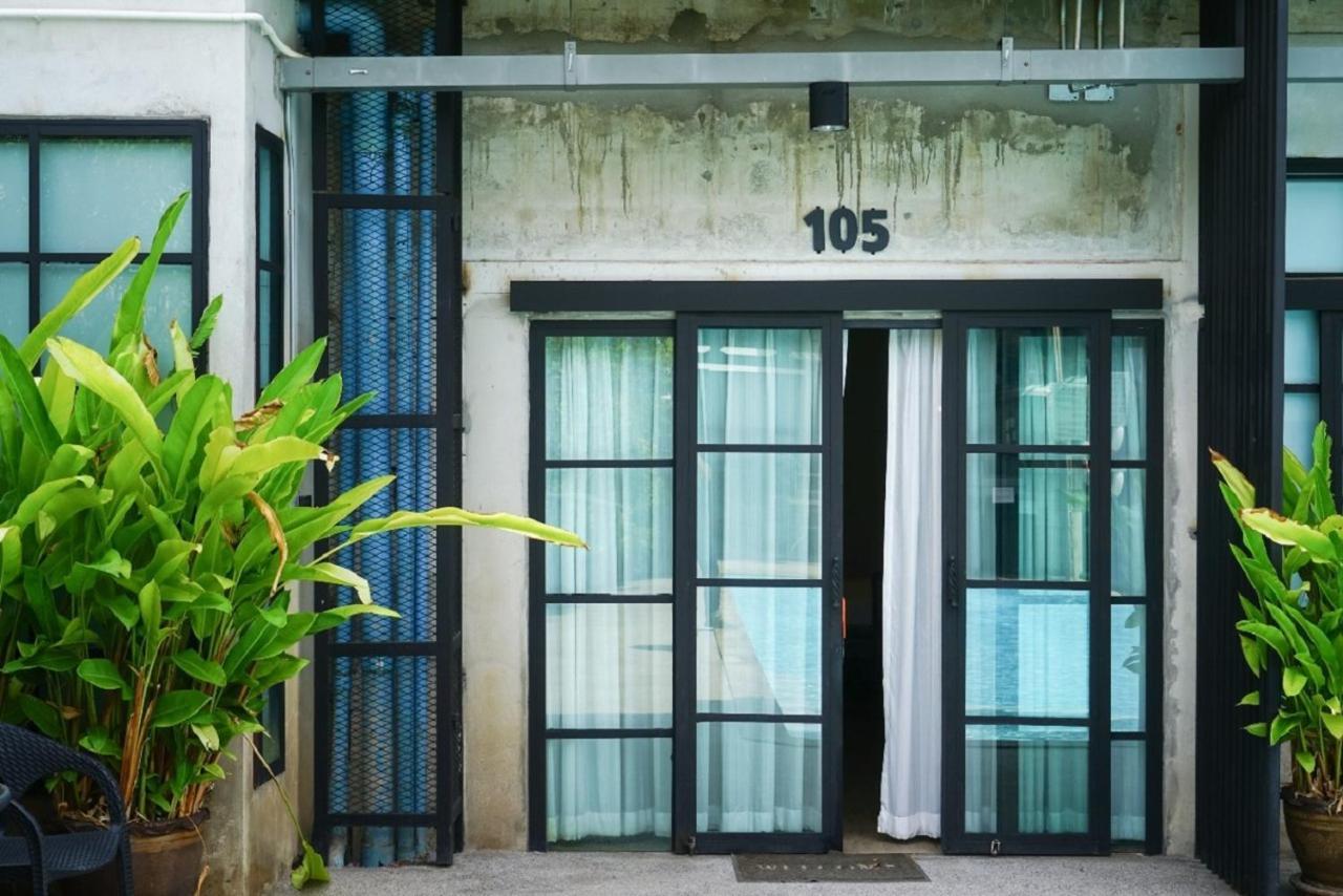 The Warehouse 3*