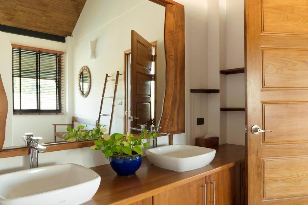 Villa Chalala With Bio-pool & Sala! *