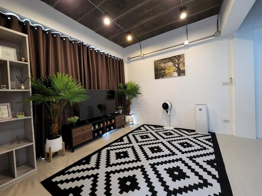 Boxsoon Nimman 4 # 3beds 4bahts Chiang Mai