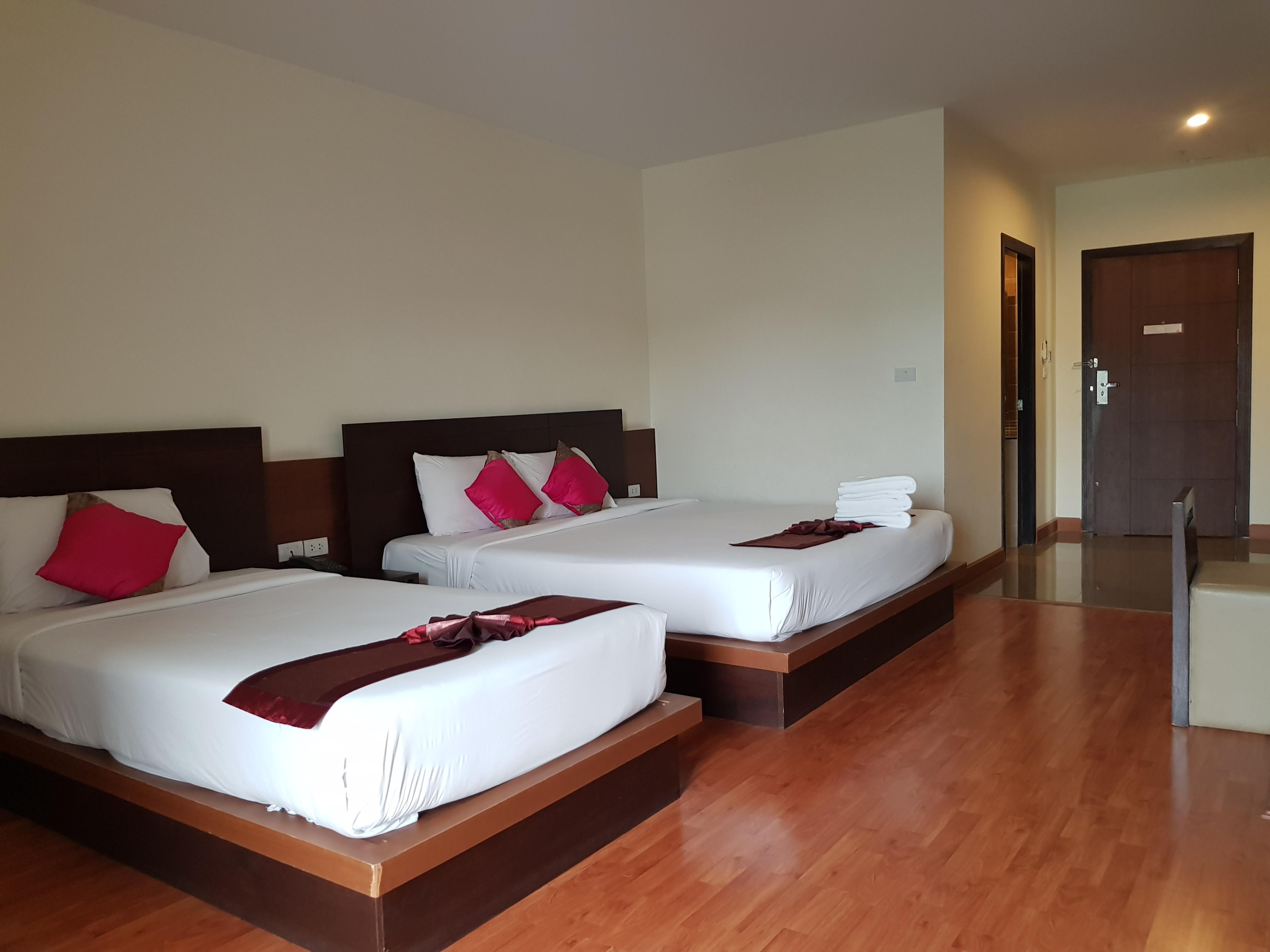 Hotel Pangviman Place Resotel Sha 3*