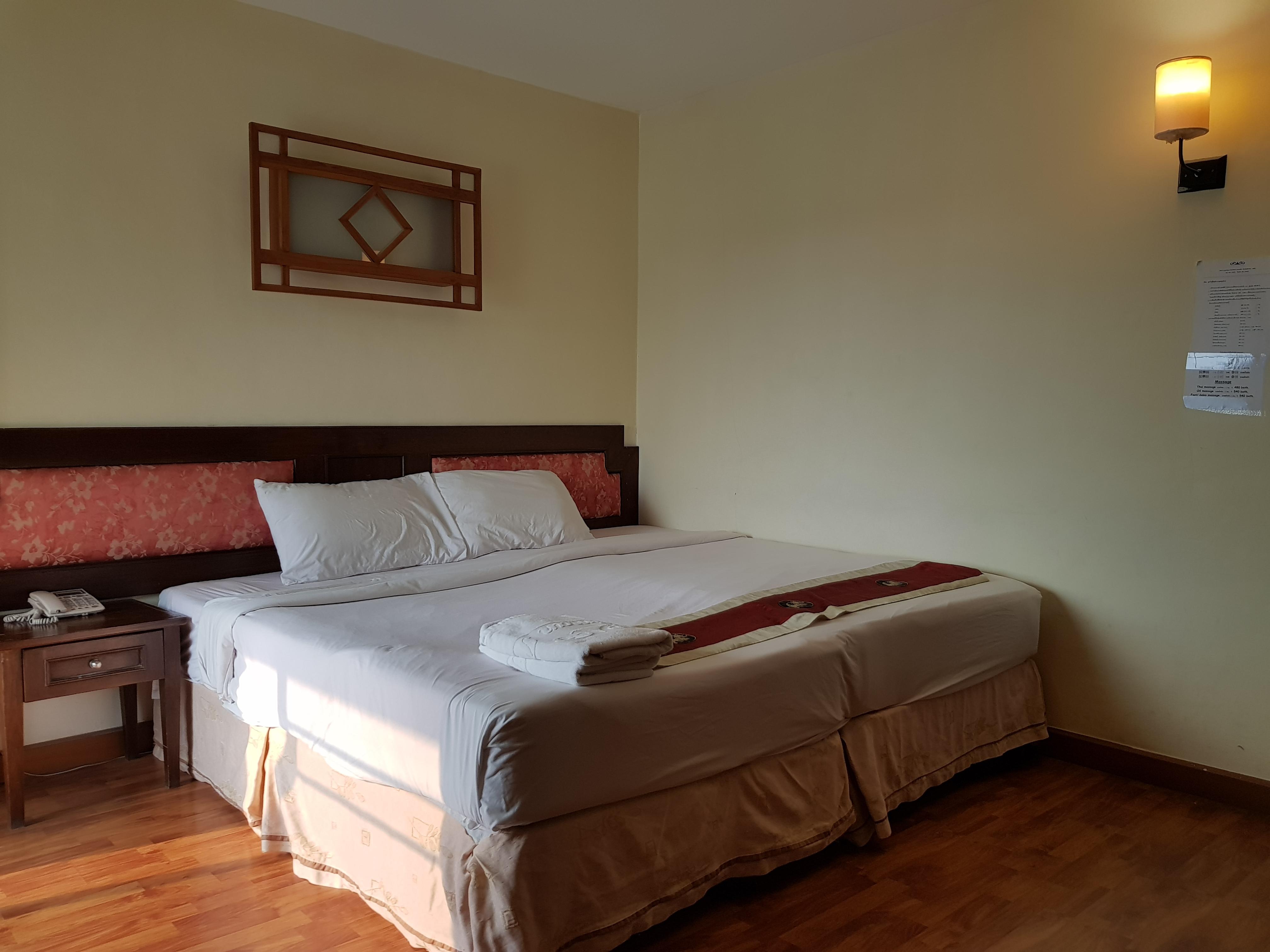 Hotel Pangviman Place Resotel Sha 3*