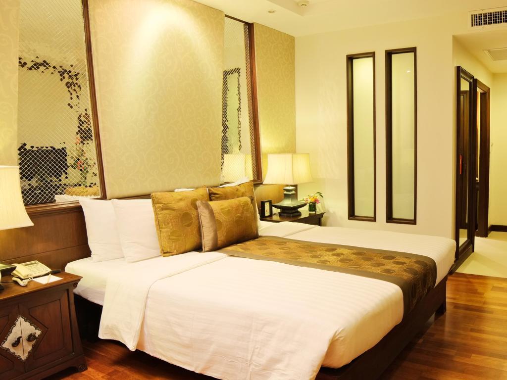 De Naga Hotel,