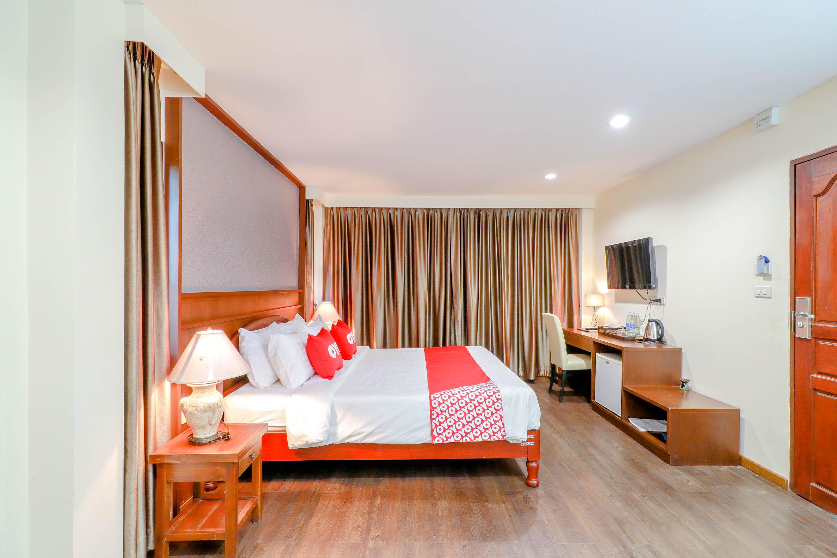 Hotel Oyo 557 Tong House 4*