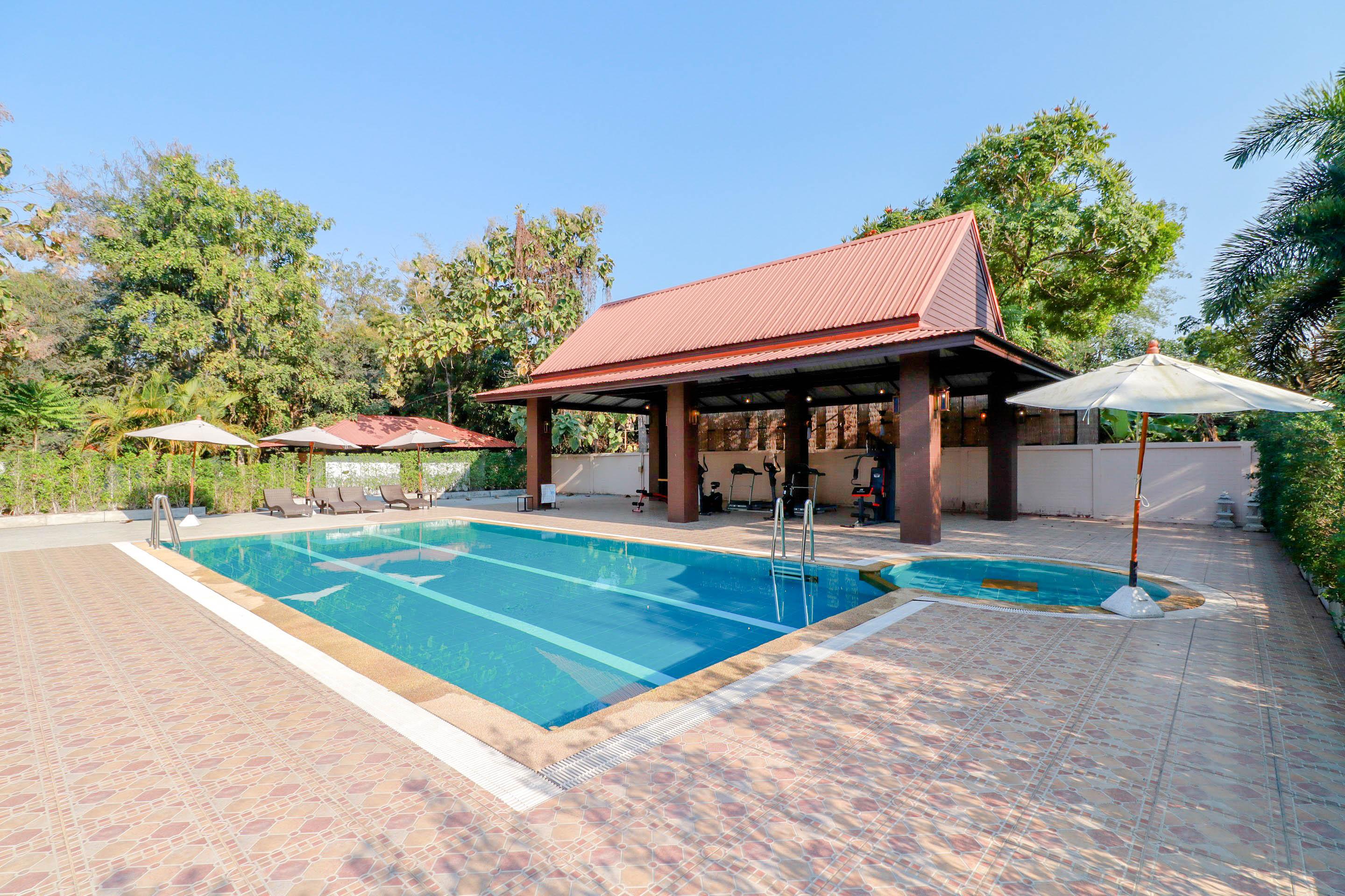 Oyo 557 Tong House 4*