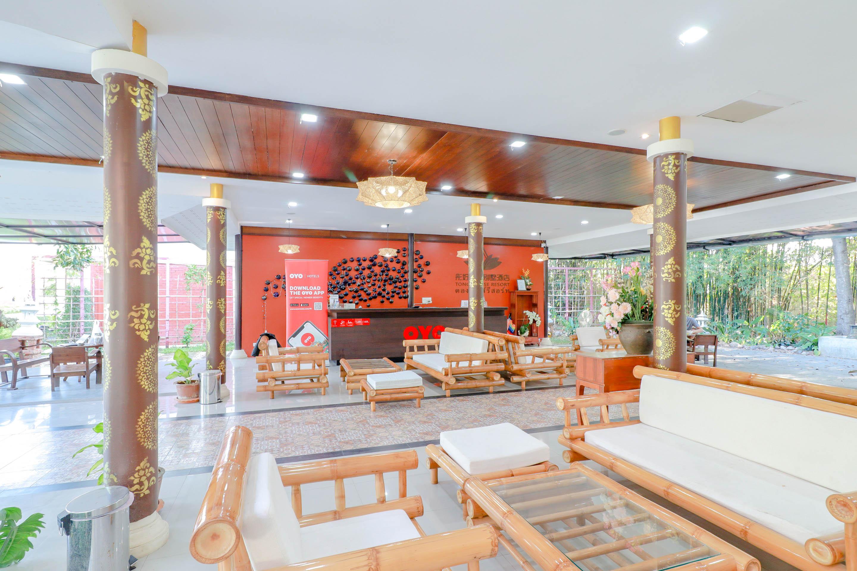 Hotel Oyo 557 Tong House 4*