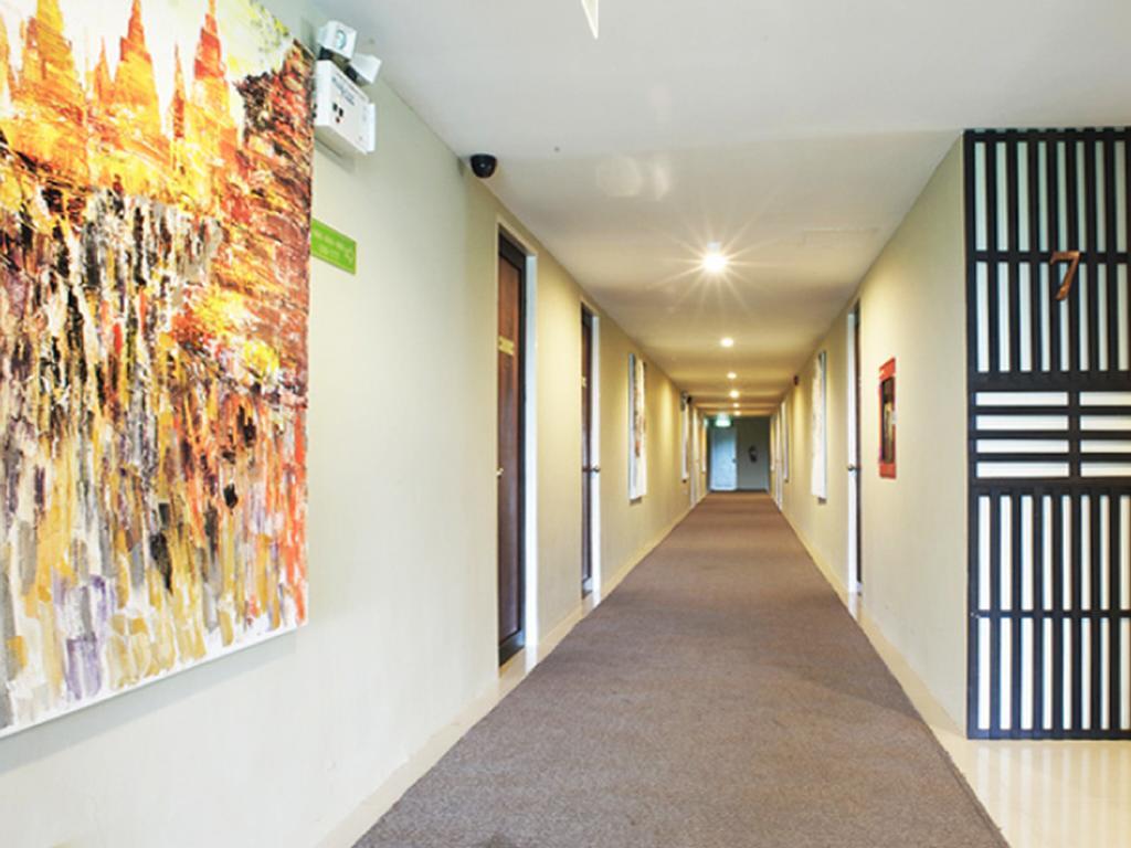 Hotel B2 Premier &