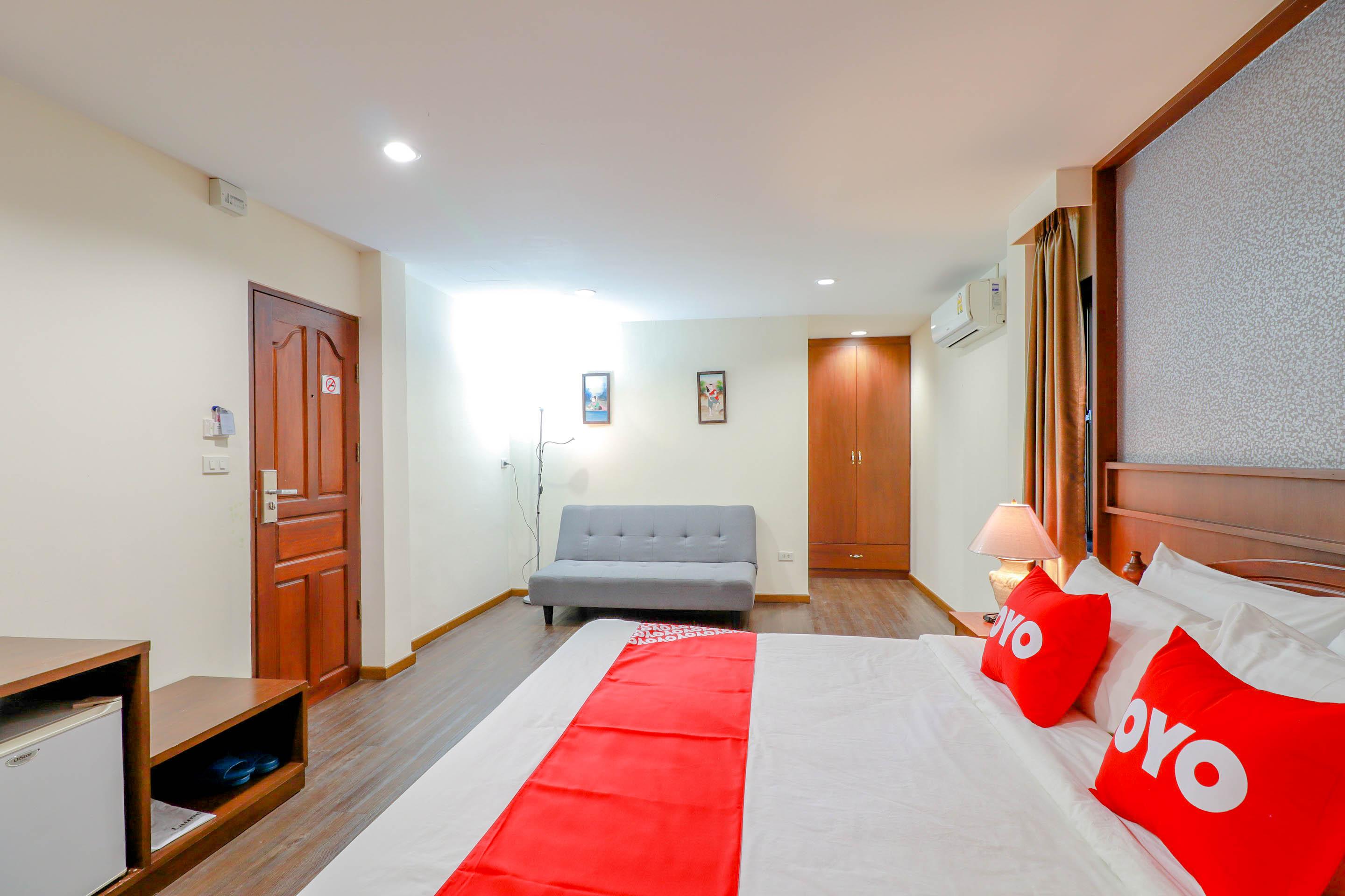 Oyo 557 Tong House 4*