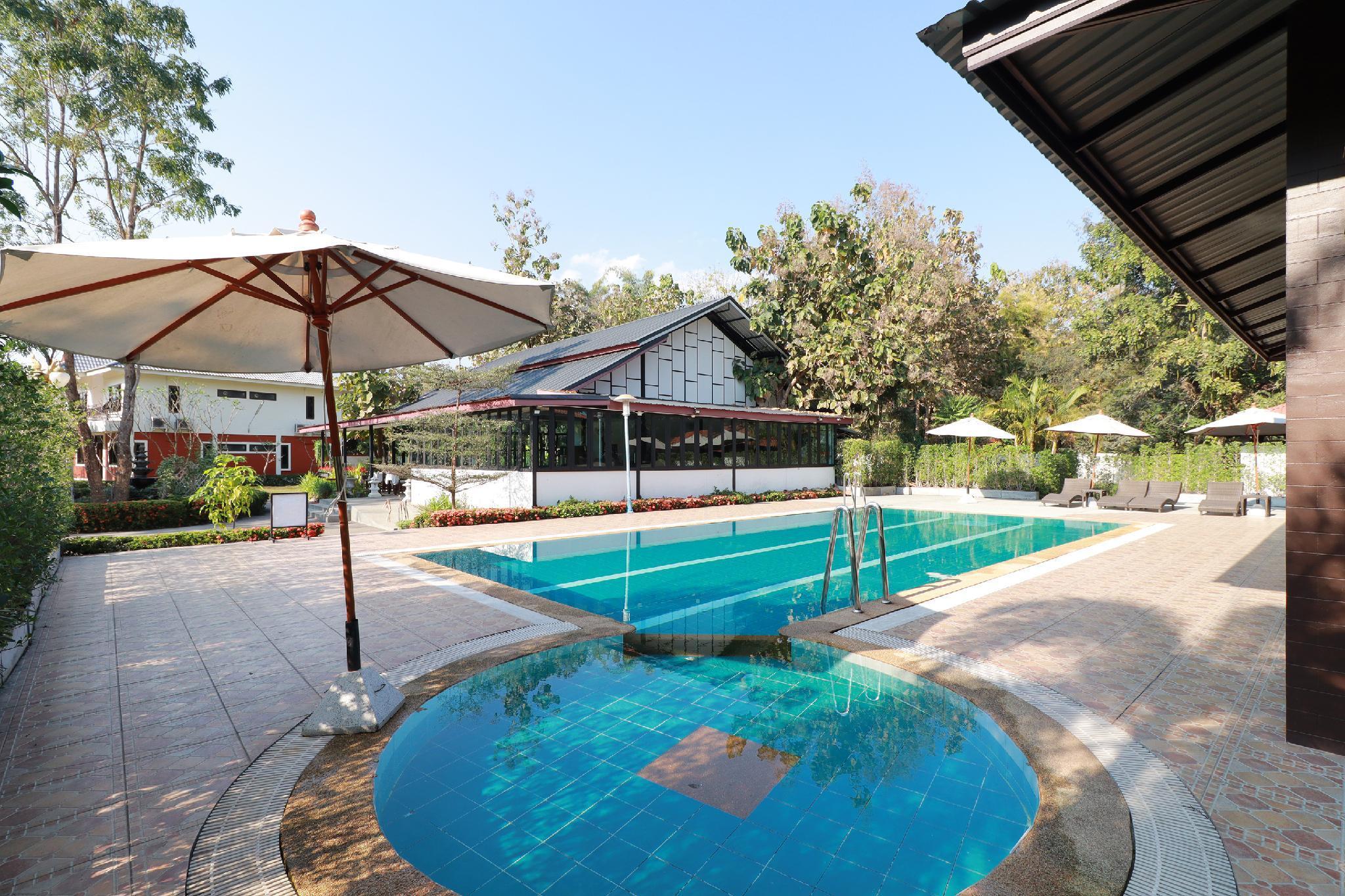 Oyo 557 Tong House Hotel 4*