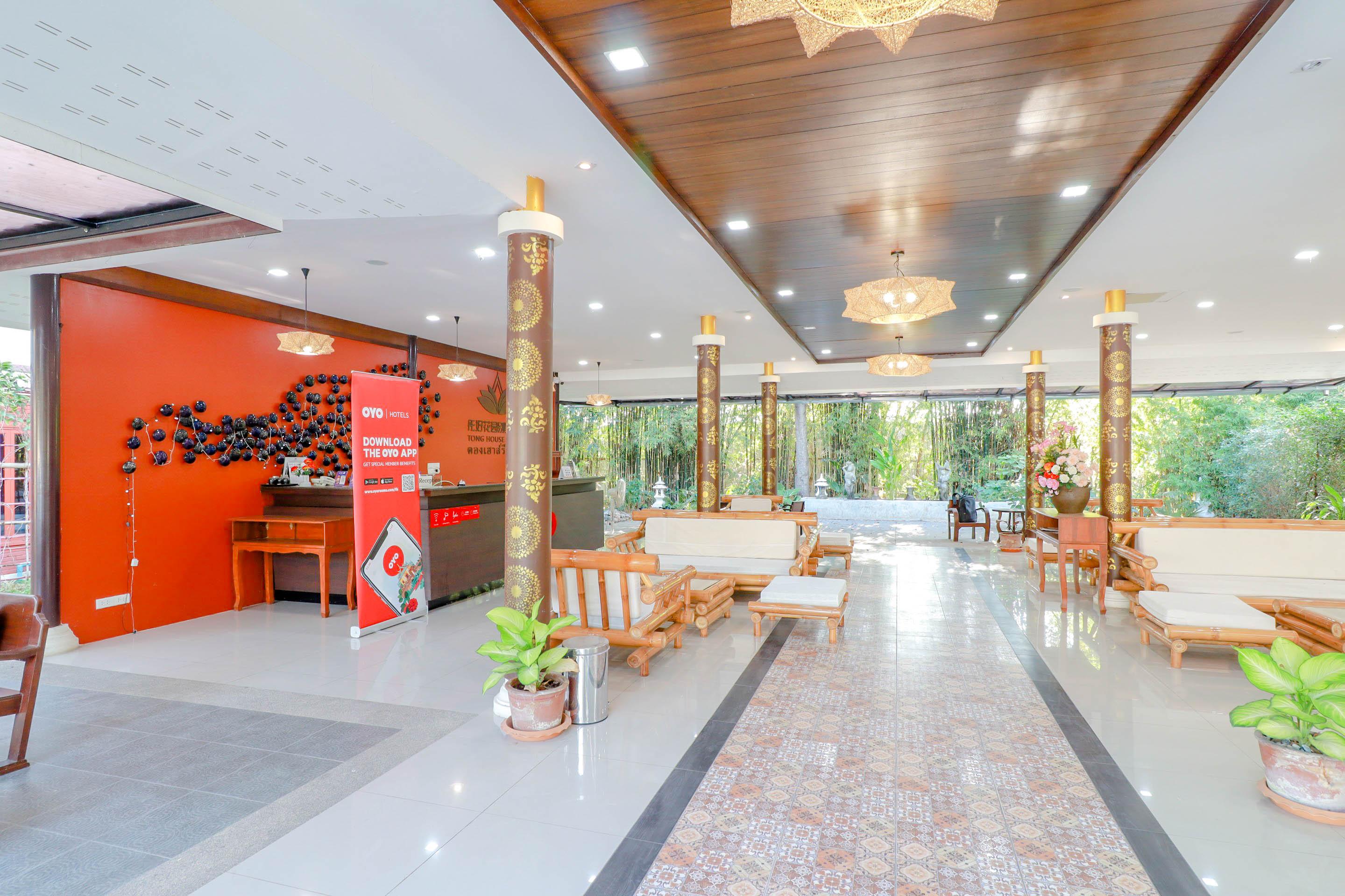 Oyo 557 Tong House Hotel 4*