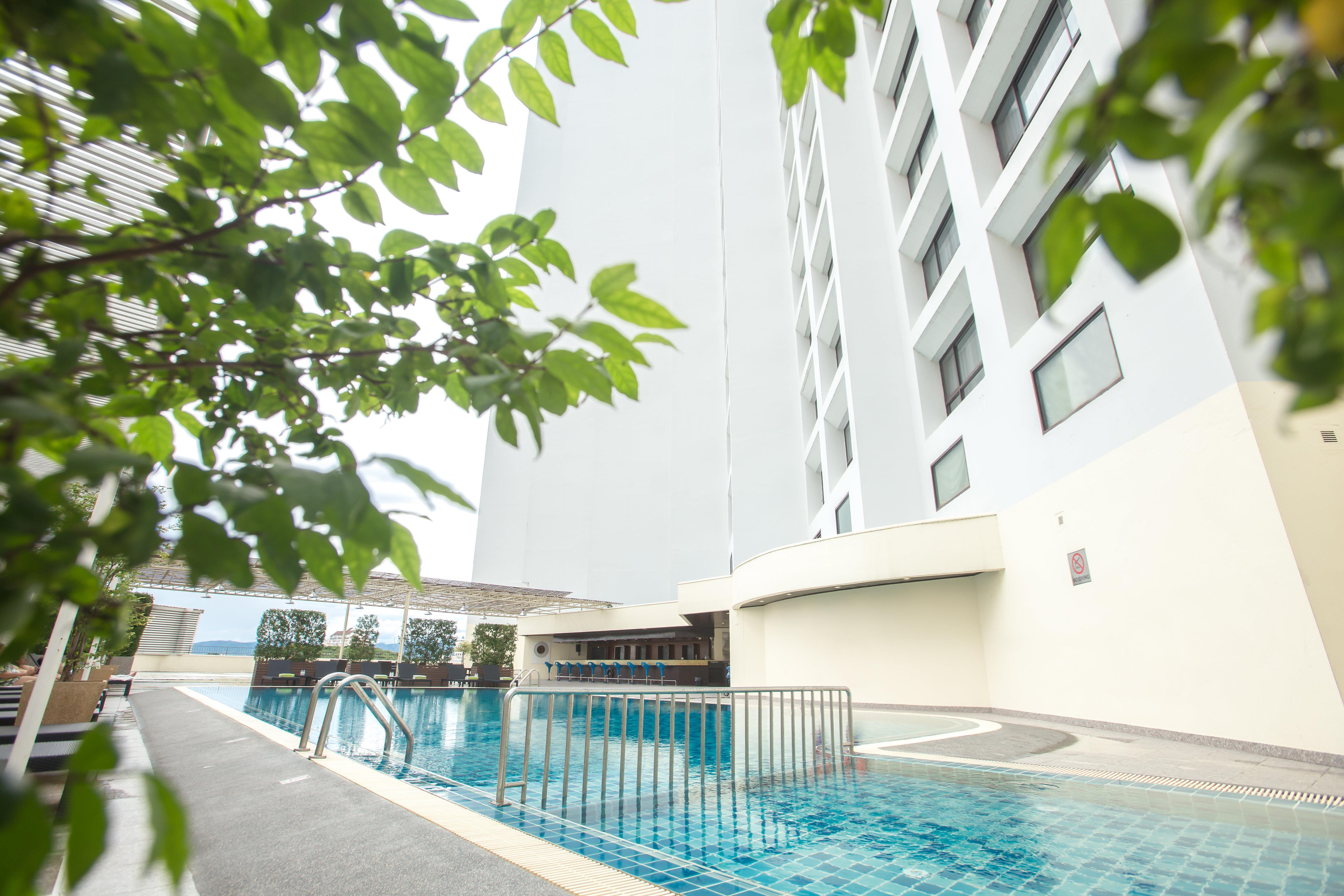 Centara Riverside Hotel 4*
