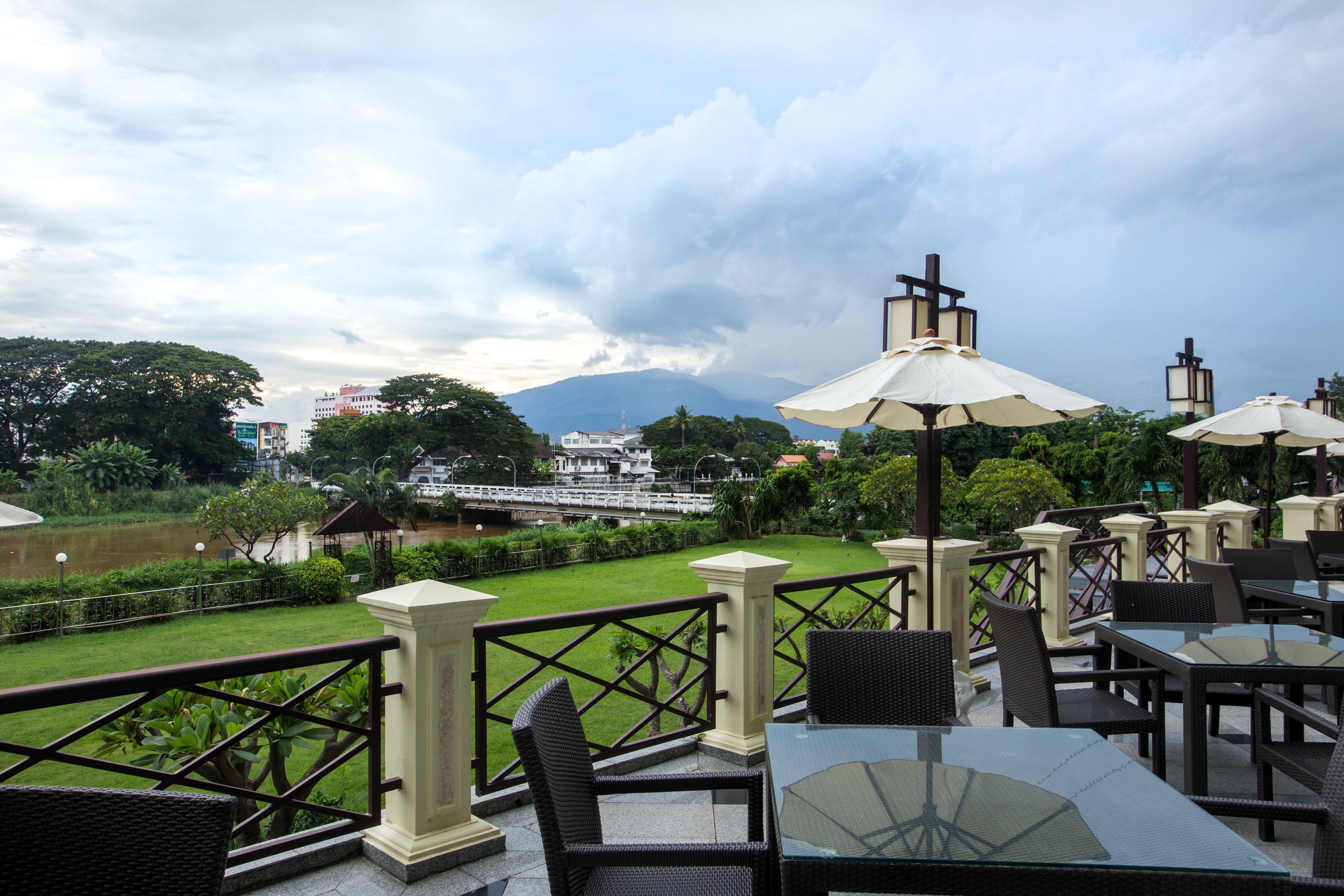 Centara Riverside Hotel