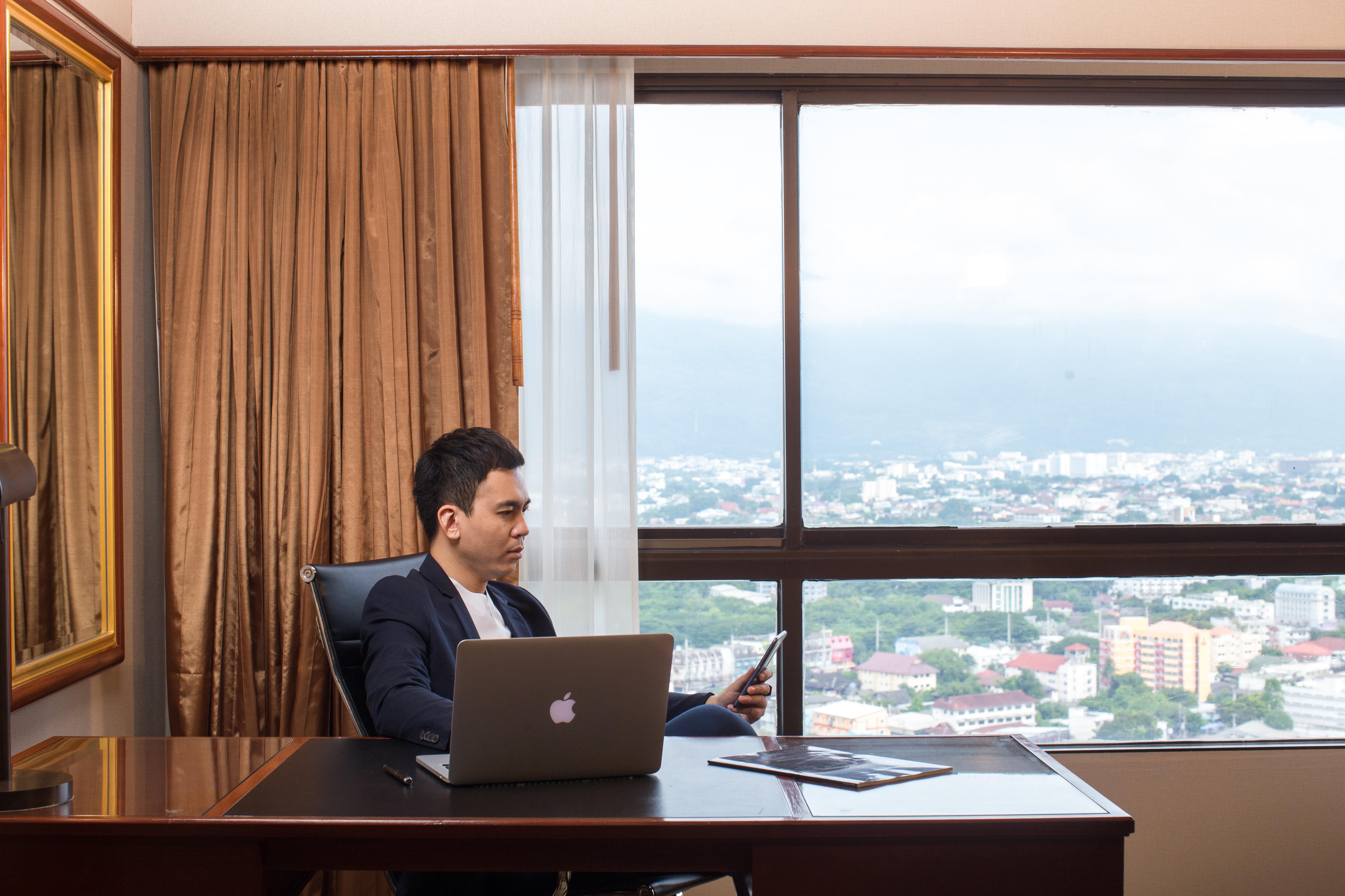 Centara Riverside 4*