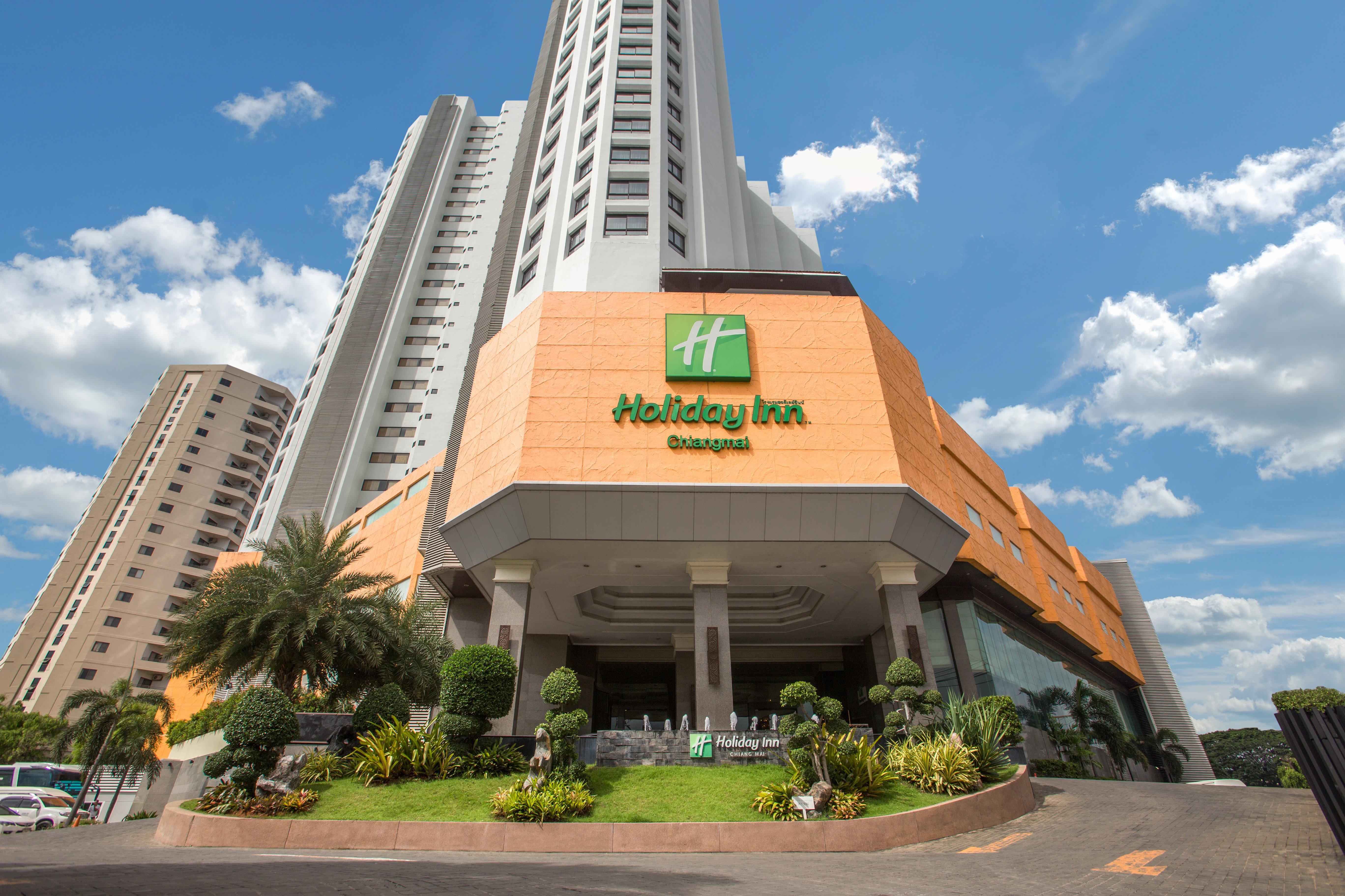 Centara Riverside 4*