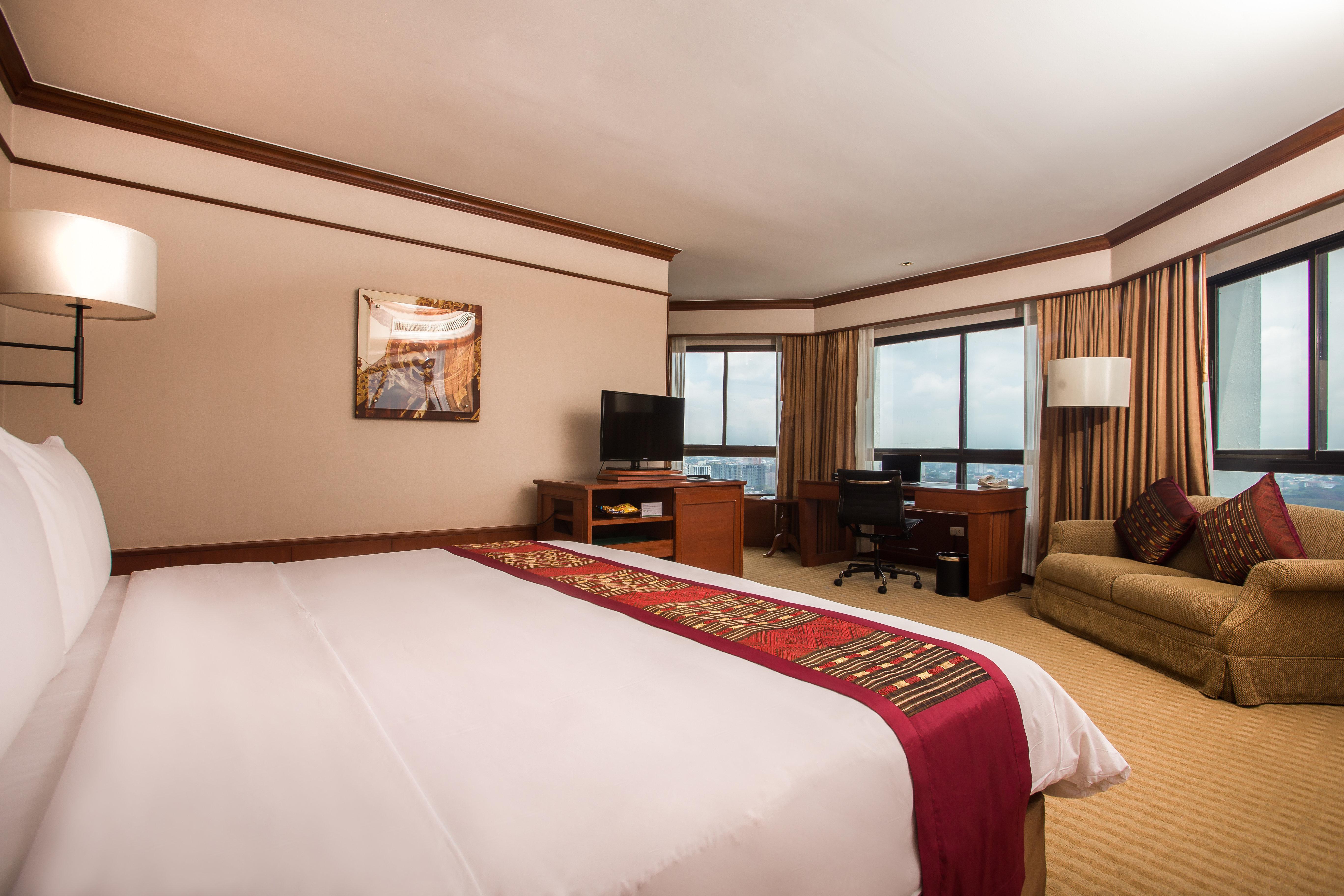 Centara Riverside
