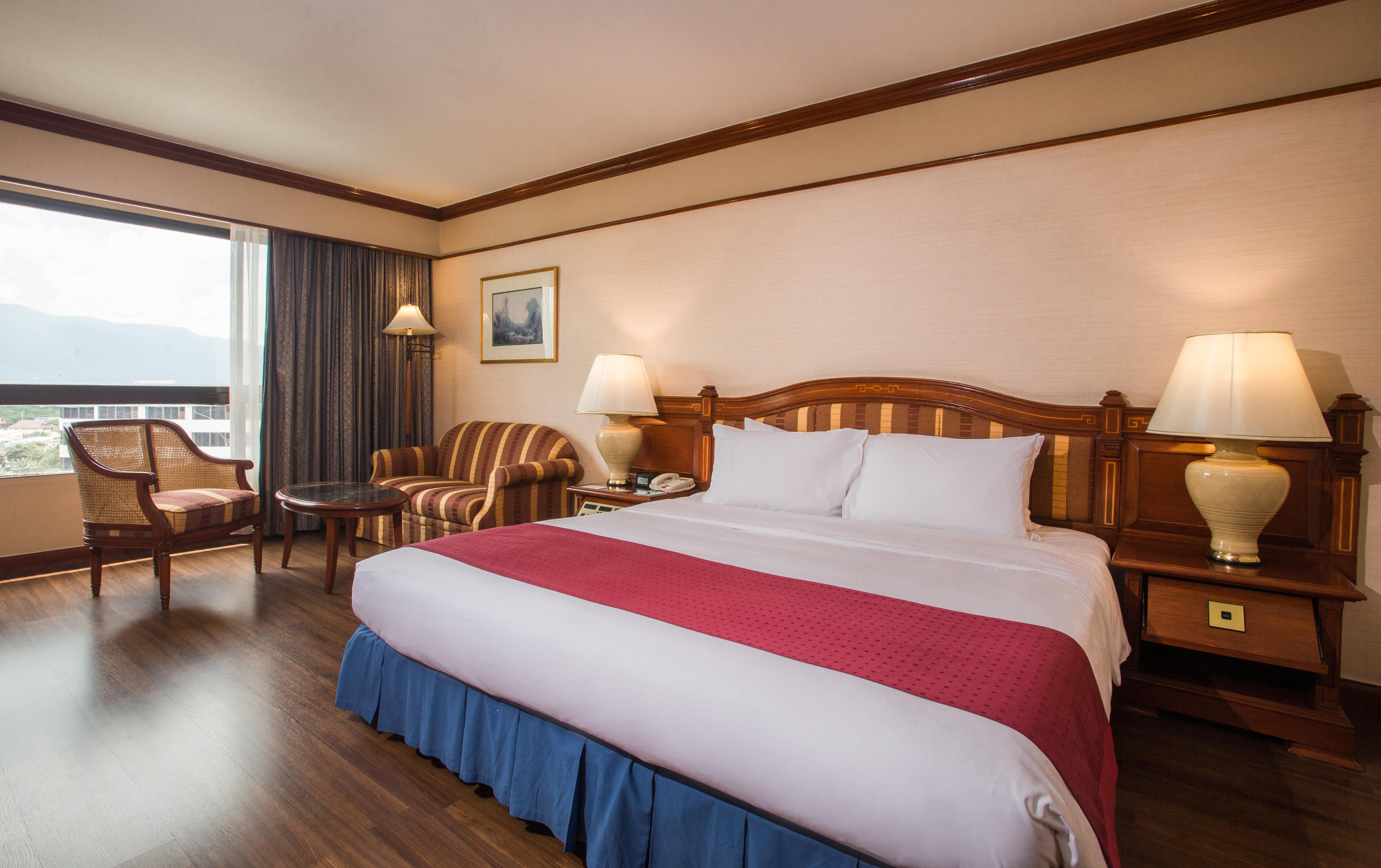 Centara Riverside Hotel