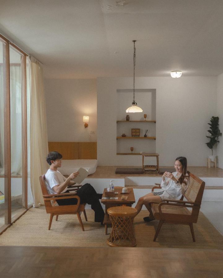 Bed & Breakfast Paper Plane Cnx