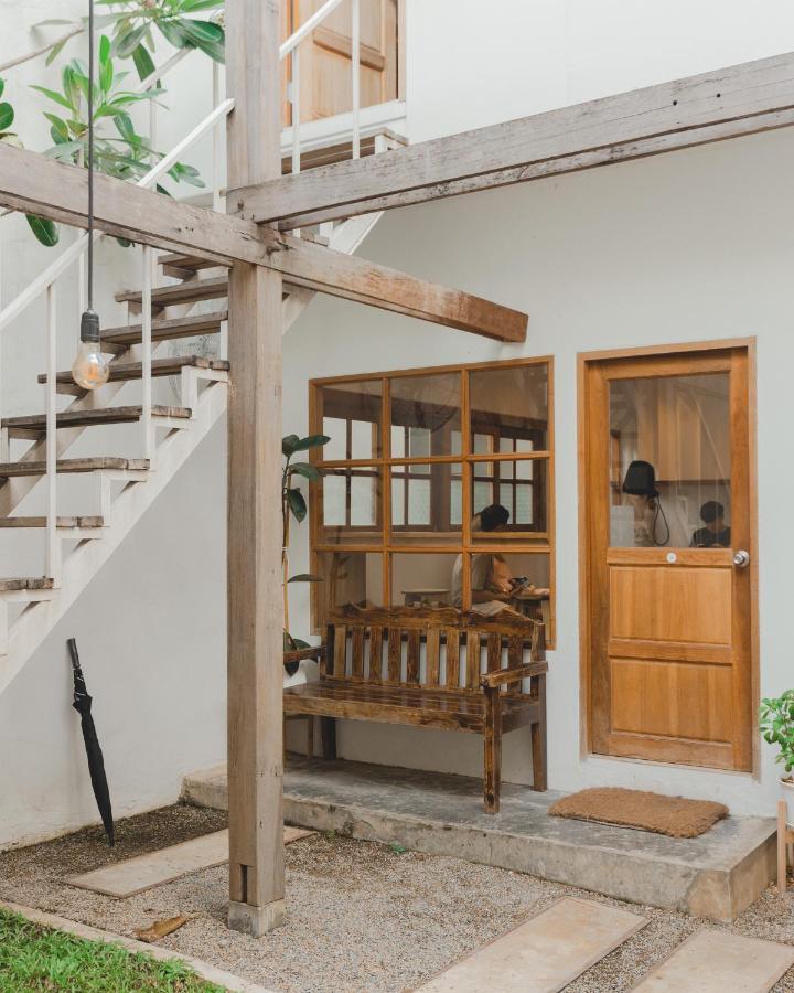 Bed & Breakfast Paper Plane Cnx