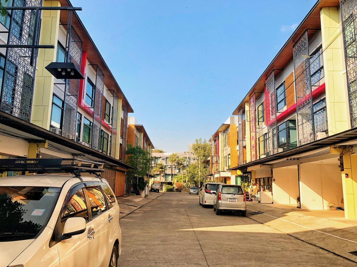 Paper Plane Cnx * Chiang Mai