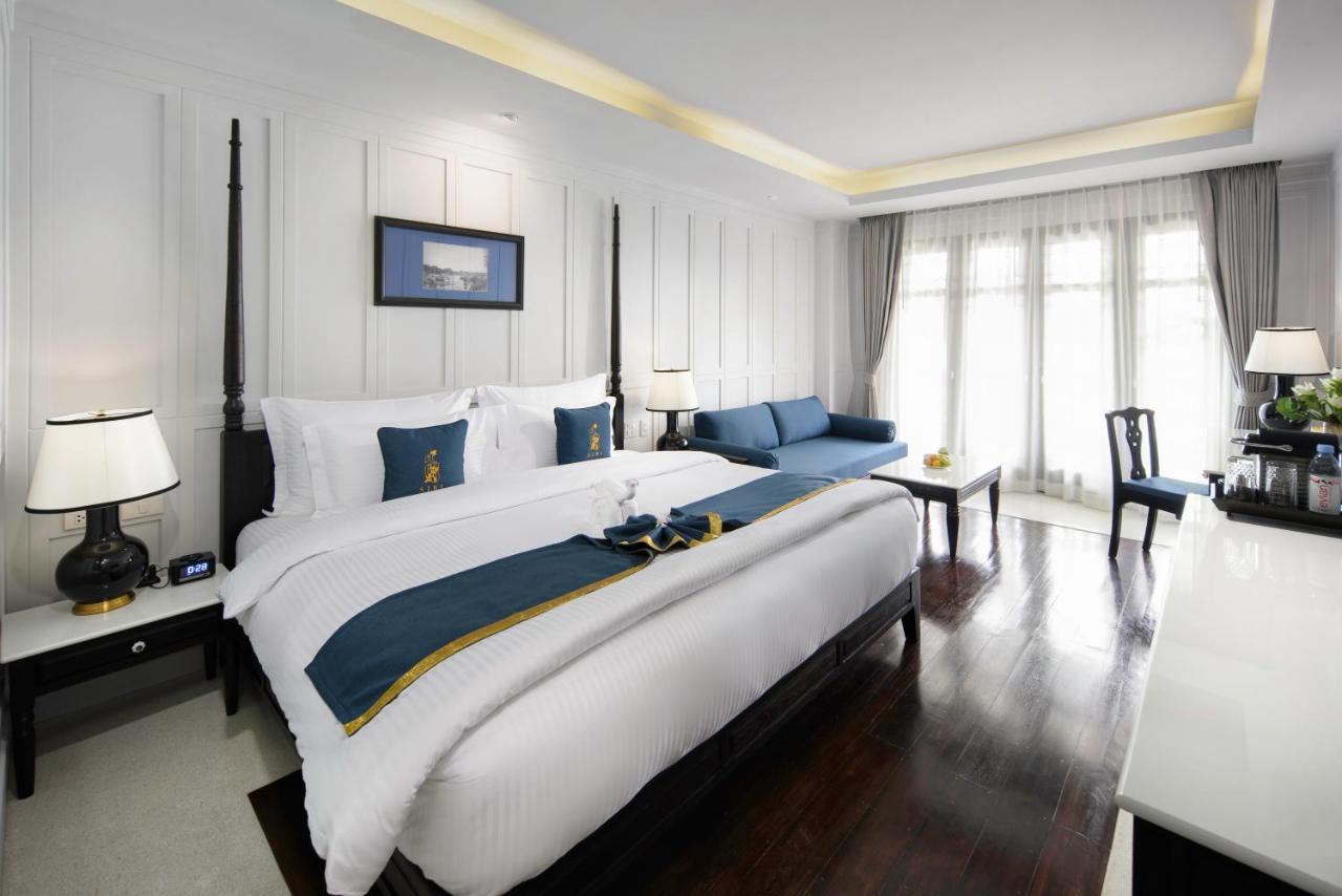 Siri Village Hotel *