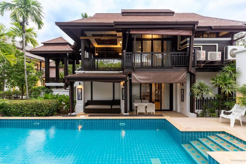 Sclass & Swimming Pool , 10 Min From Airport