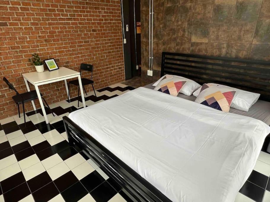 Apartment 3l9b Chiangmai Gate Location 3 Bedrooms