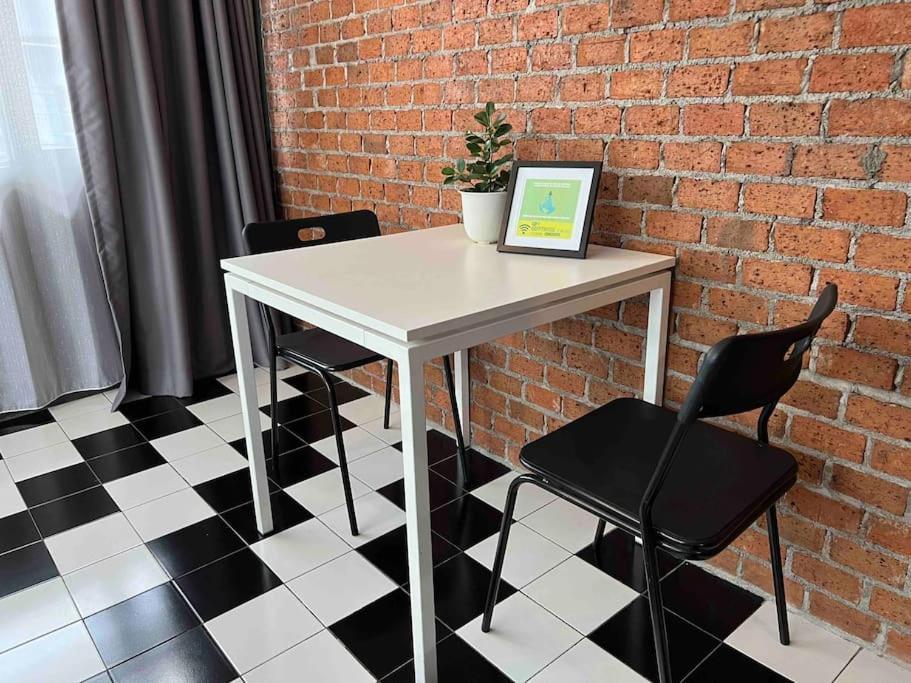 Apartment 3l9b Chiangmai Gate Location 3 Bedrooms *