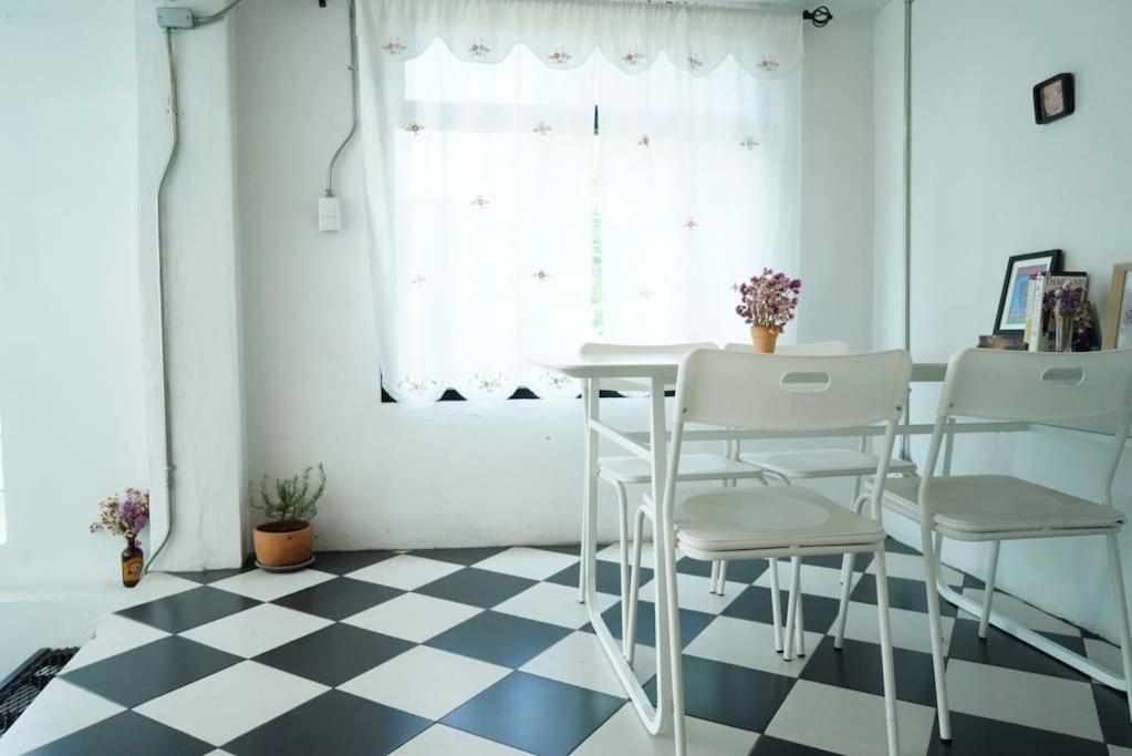 3l9b Chiangmai Gate Location 3 Bedrooms Apartment