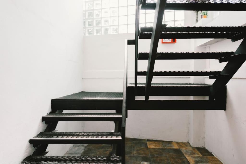 3l9b Chiangmai Gate Location 3 Bedrooms Apartment *
